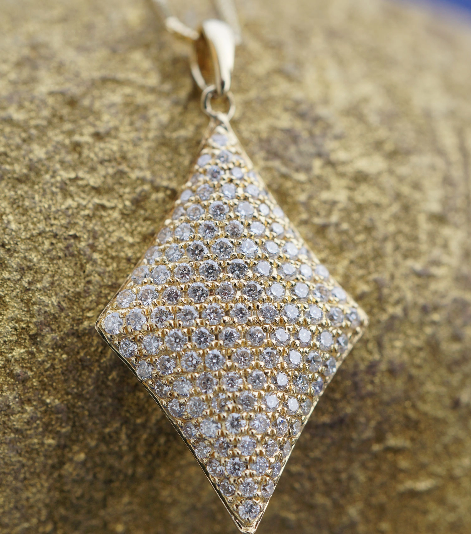 Brilliant Pandant 0.90 ct 18 kt Yellowgold Rhombus Style