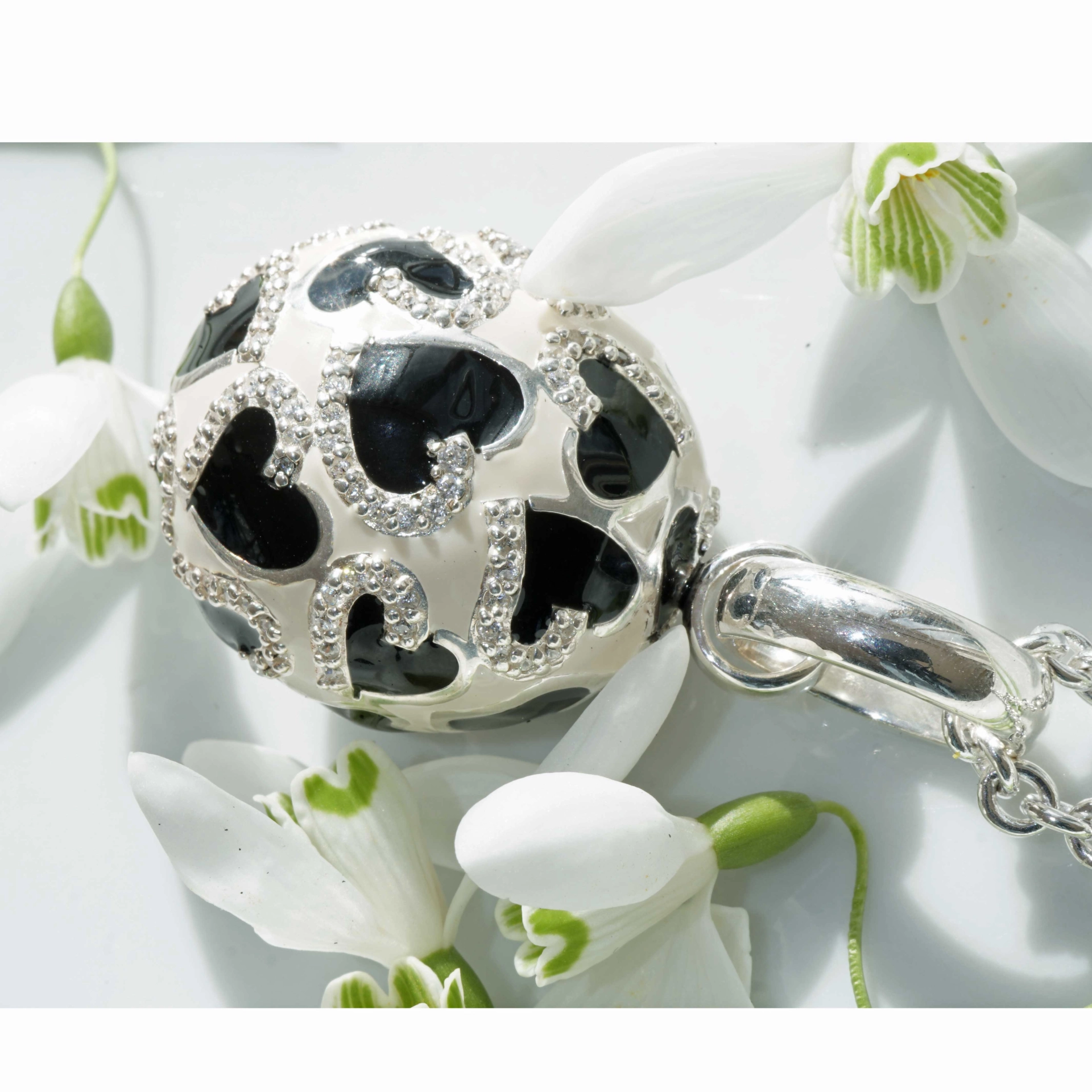 Chilango Pendant Faberge Style Heart Black / White 925 Silver Enamel