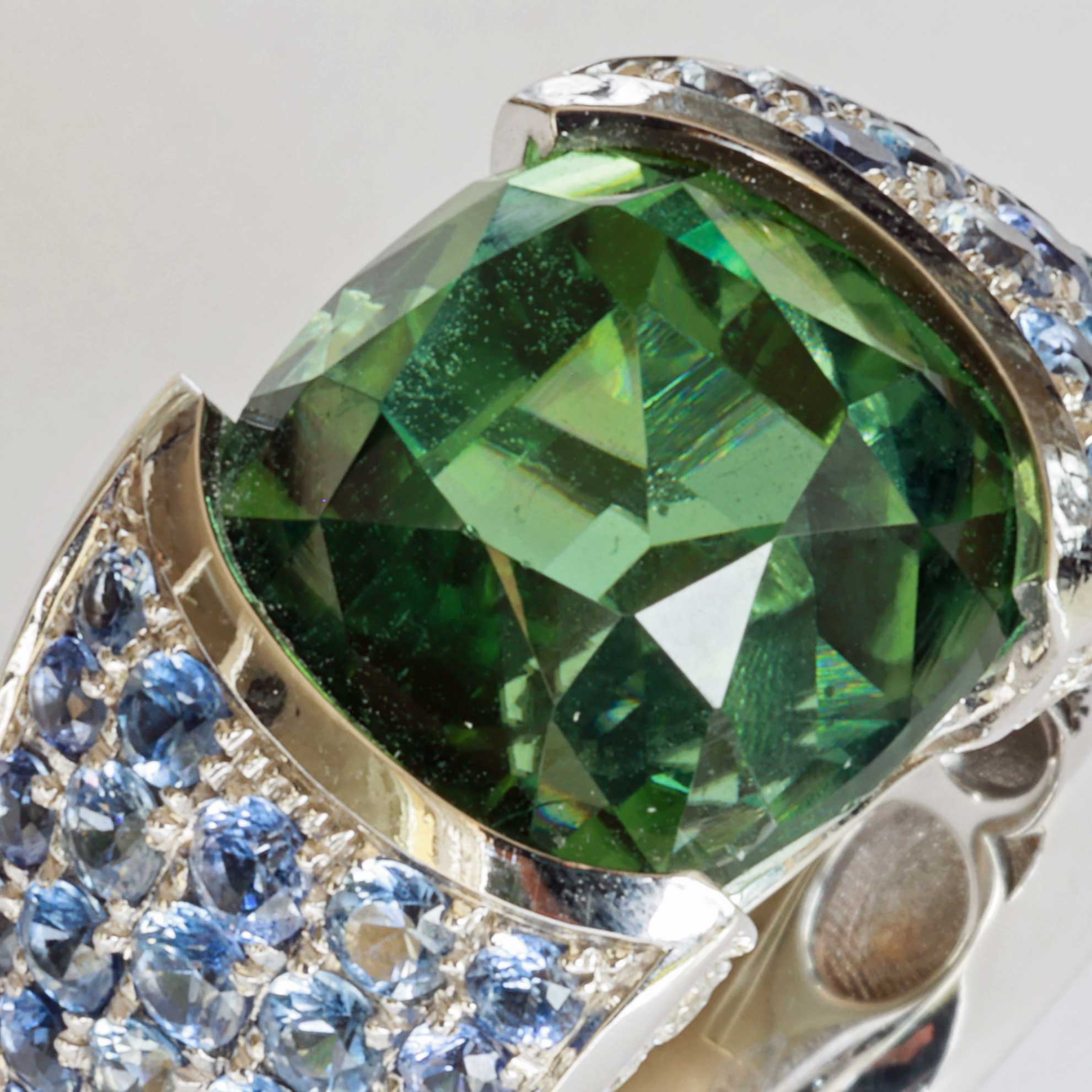 Lagoon Green Turmalin Saphire Brilliant Ring 18kt Whitegold Afghanistan AAA+