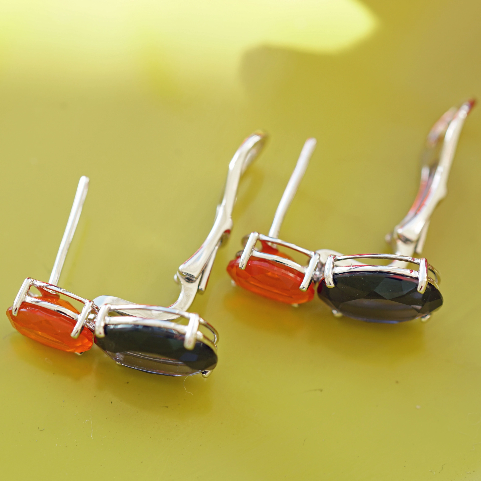 Iolith Fireopal Earsticks 18 kt Whitegold...what a kind of Color Mix