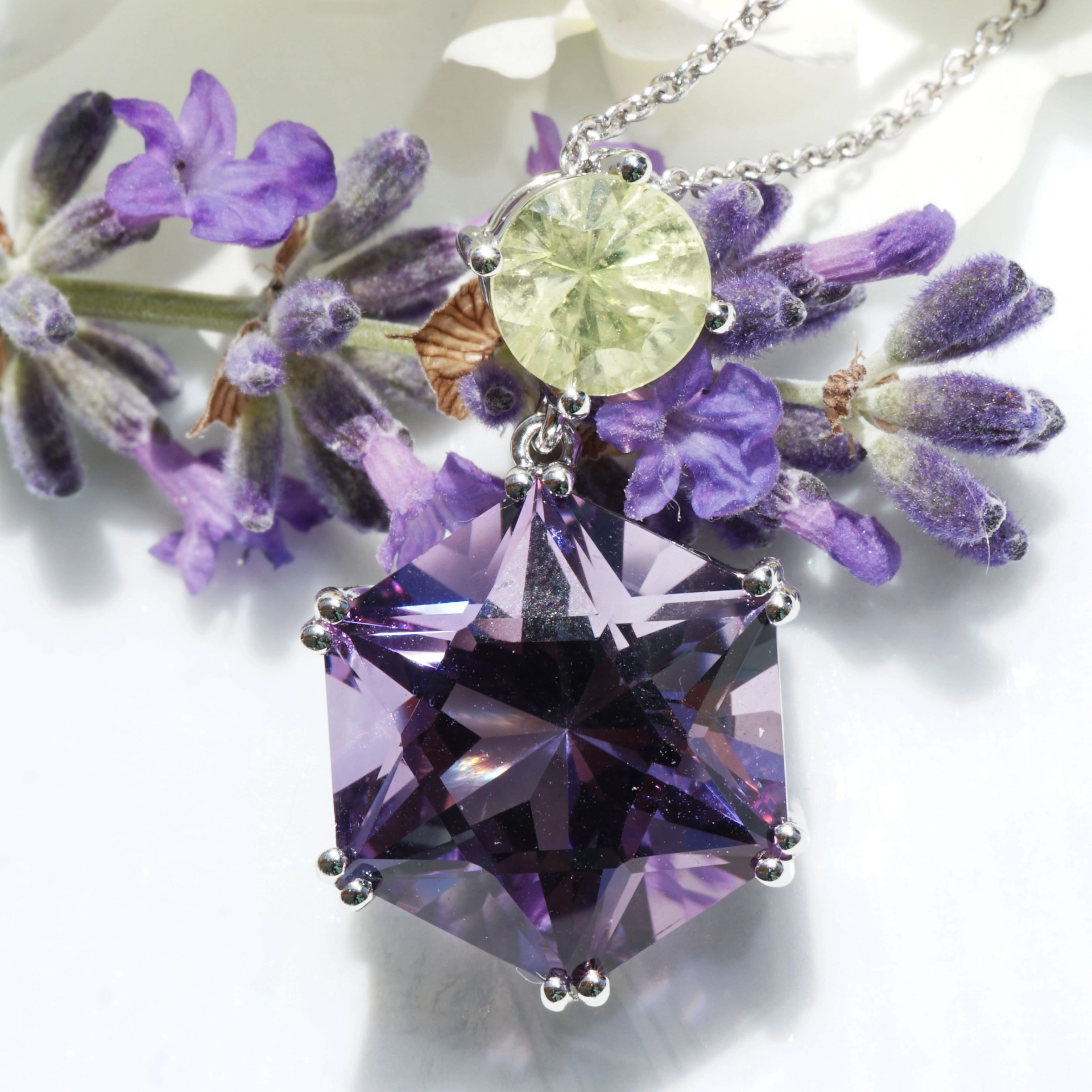 Chrysoberyll Amethyst Pendant with Chain...neverseen Colors...18 kt White Gold
