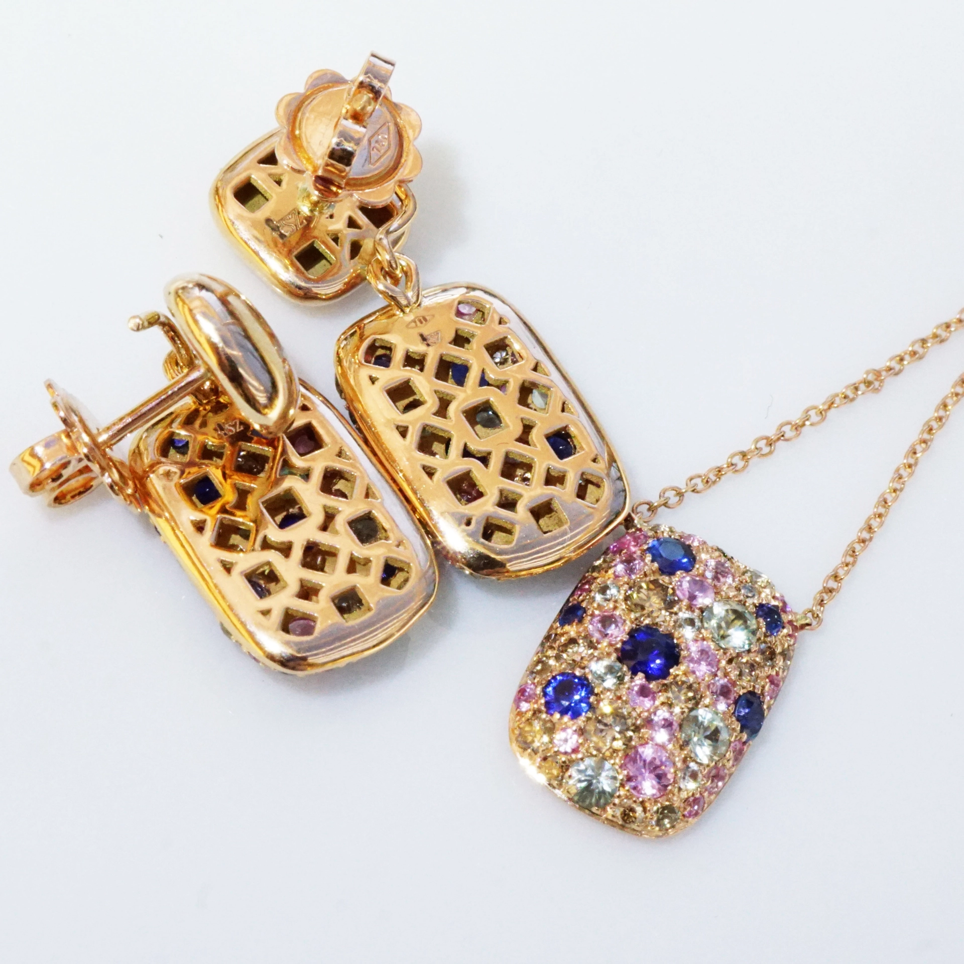 Saphire Brilliant Necklace 18 kt Rose Gold...wonderful play of Colors