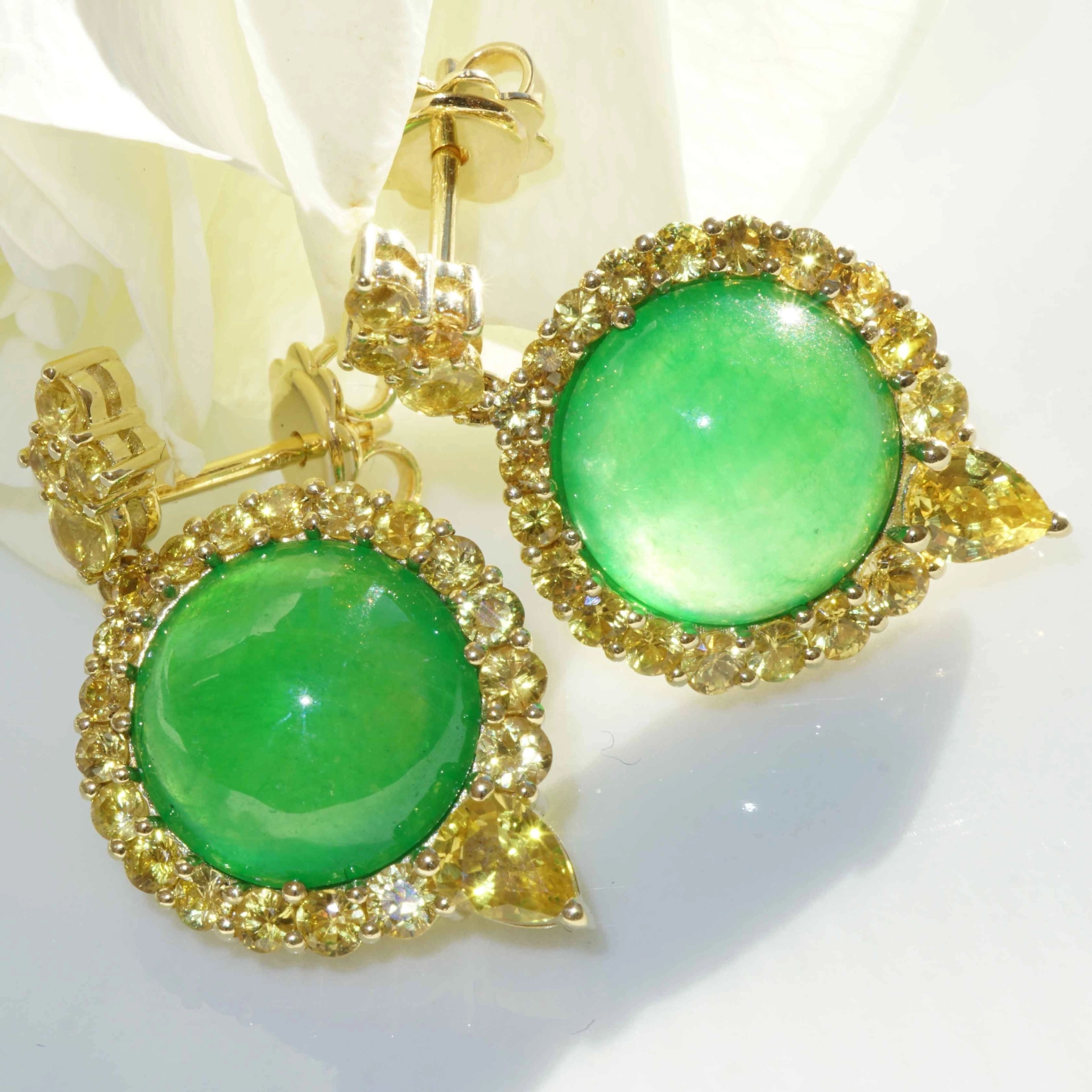Imperial emeraldgreen Burma Jade Saphire Earrings 18 kt Rosegold...magical Radiance
