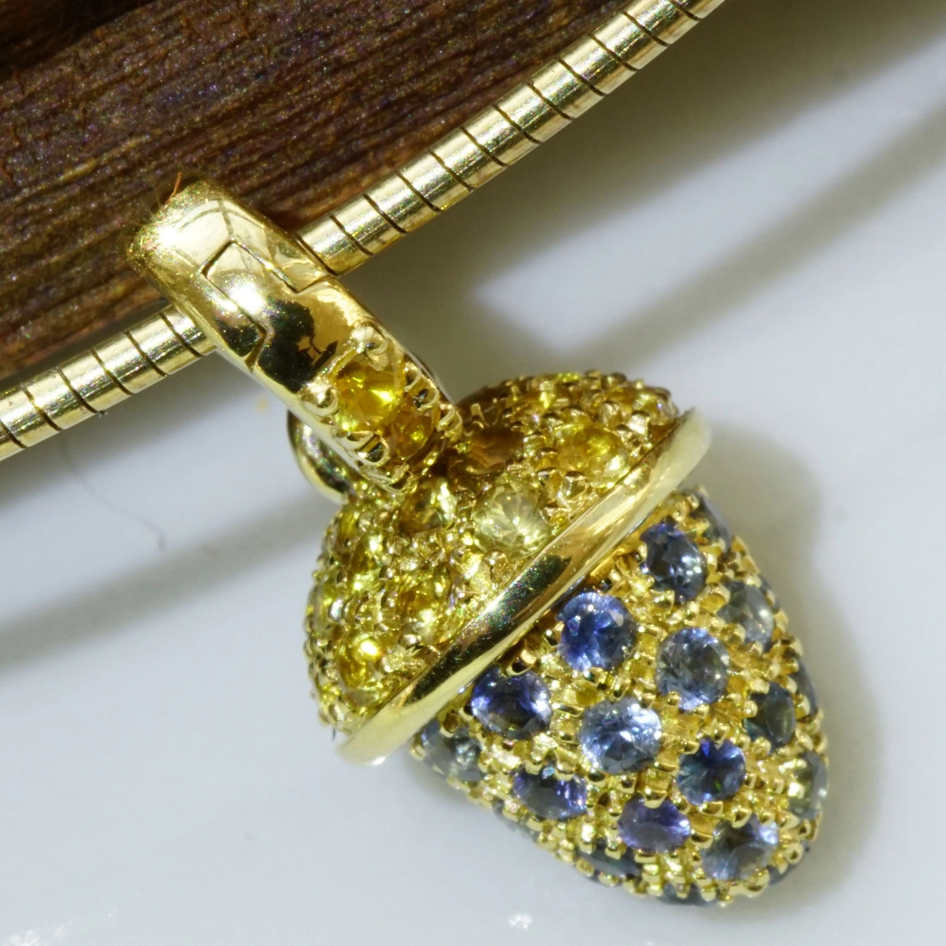  Saphire Drop Pendant 18 kt Yellowgold.......sooo cute