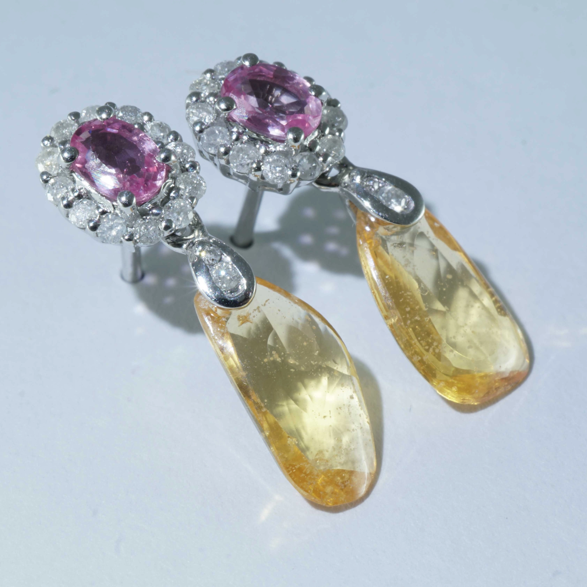 Pink and Yellow Sugarloaf Saphire with Diamond Earrings 18 kt Yellow Gold
