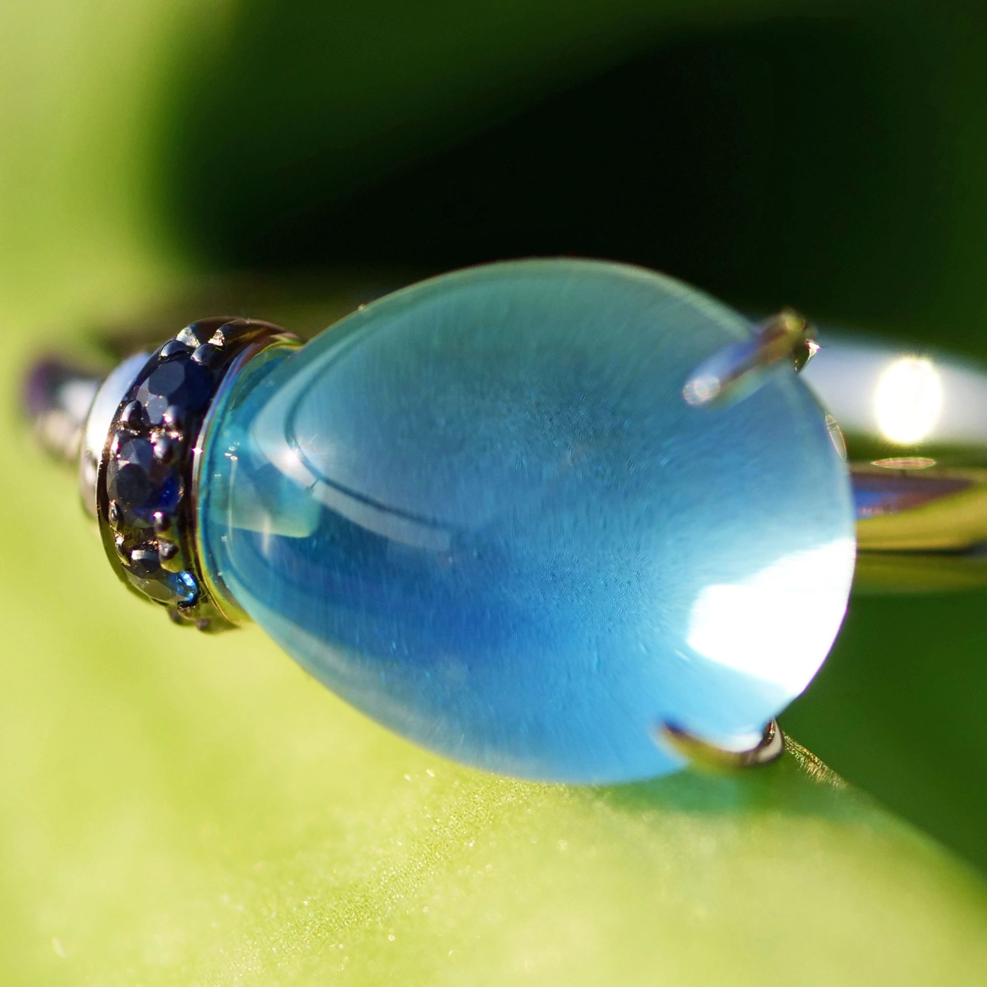 Bluetopas Saphire Ring 18 kt Whitegold....Bella Italia