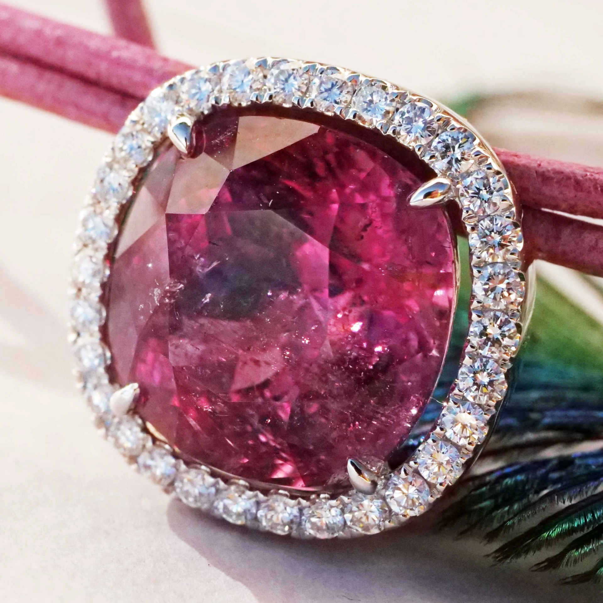 Copper Rubelithe 16.84 ct pink-redish Brilliant Pendant 18 kt White Gold...amazing Color
