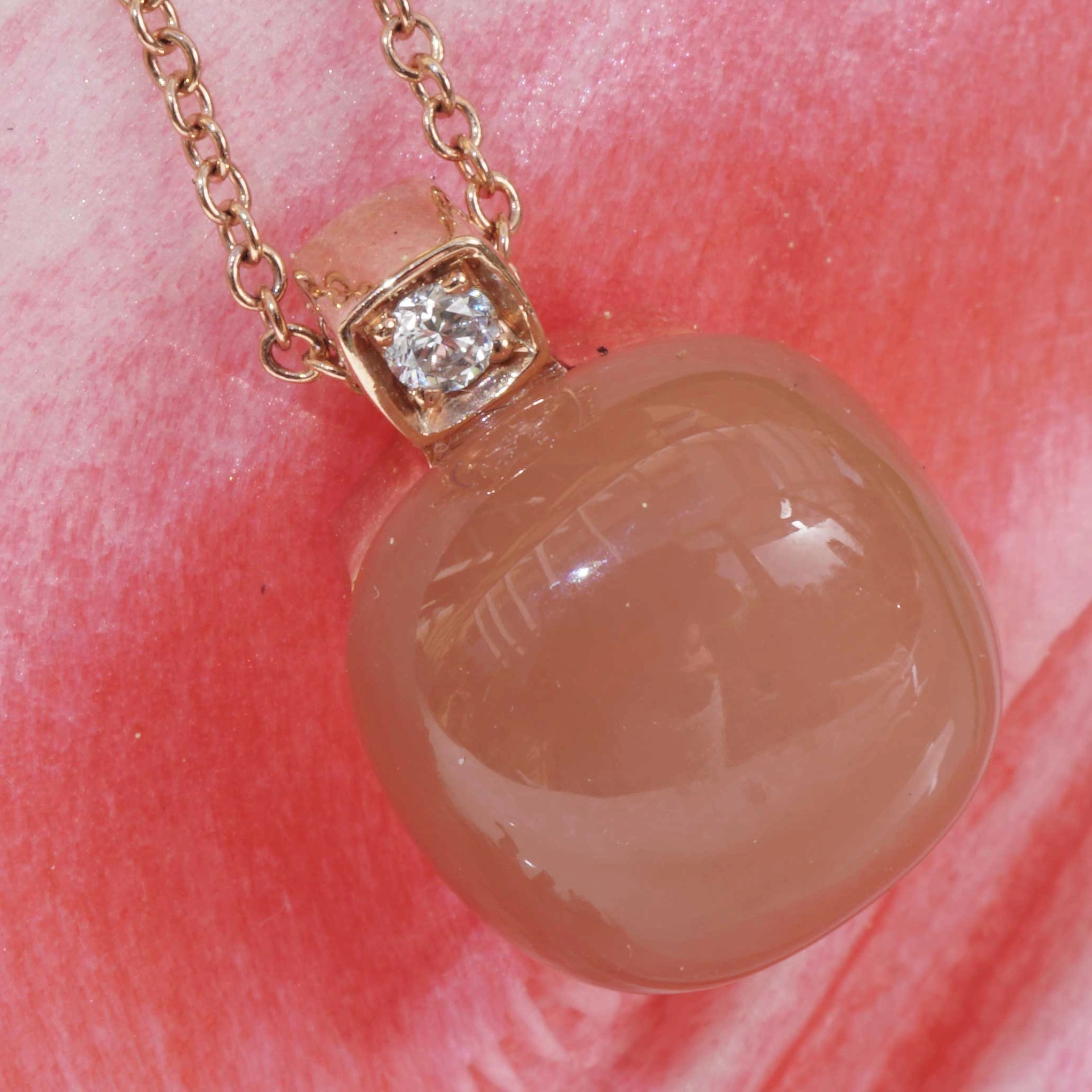 Moonstone Brilliant Pendant with Chain 18 kt Rose Gold...perfekt floating Effect