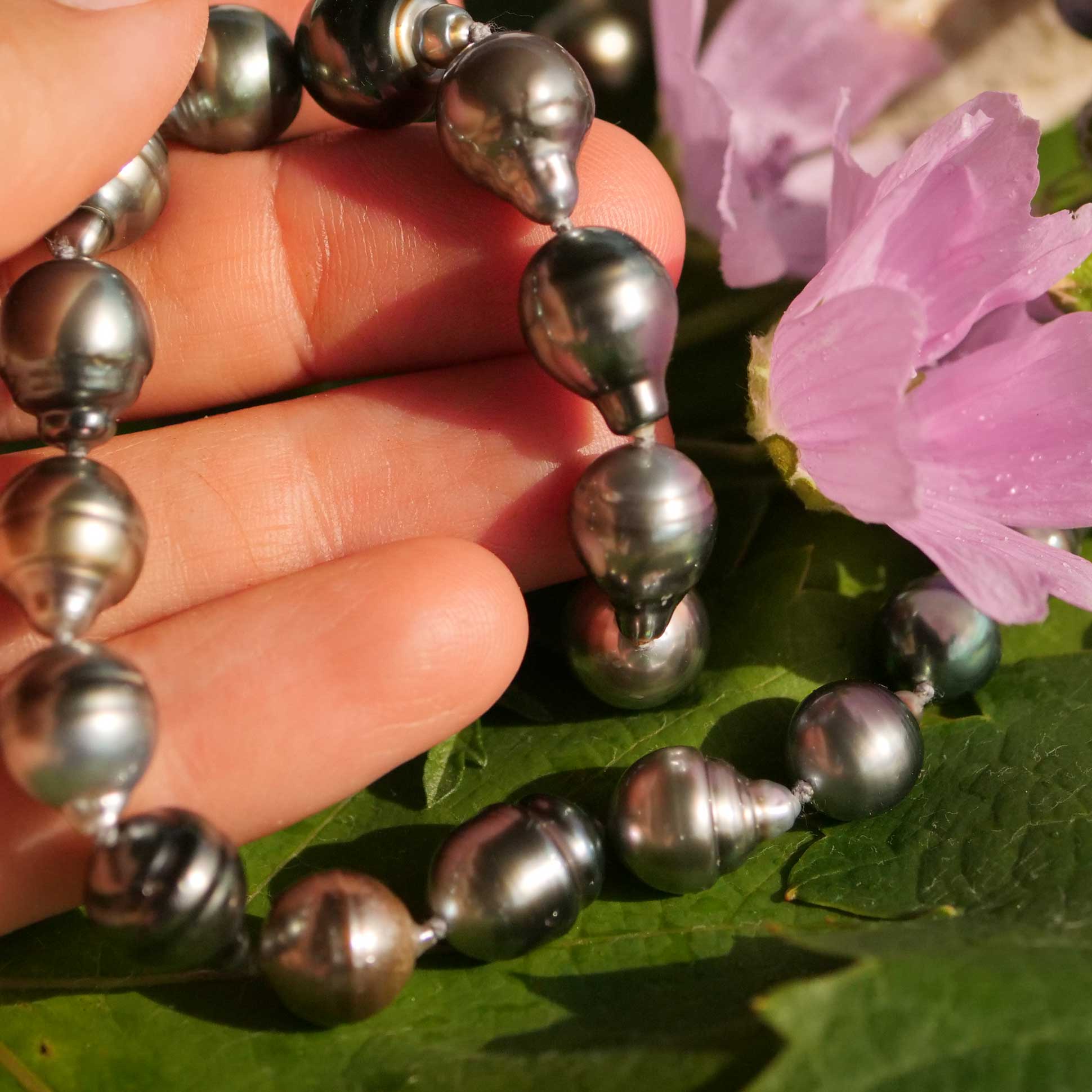 Tahitian cultured pearl necklace 8-11 mm baroque beautiful quality with intense lustre untreated 48 cm long