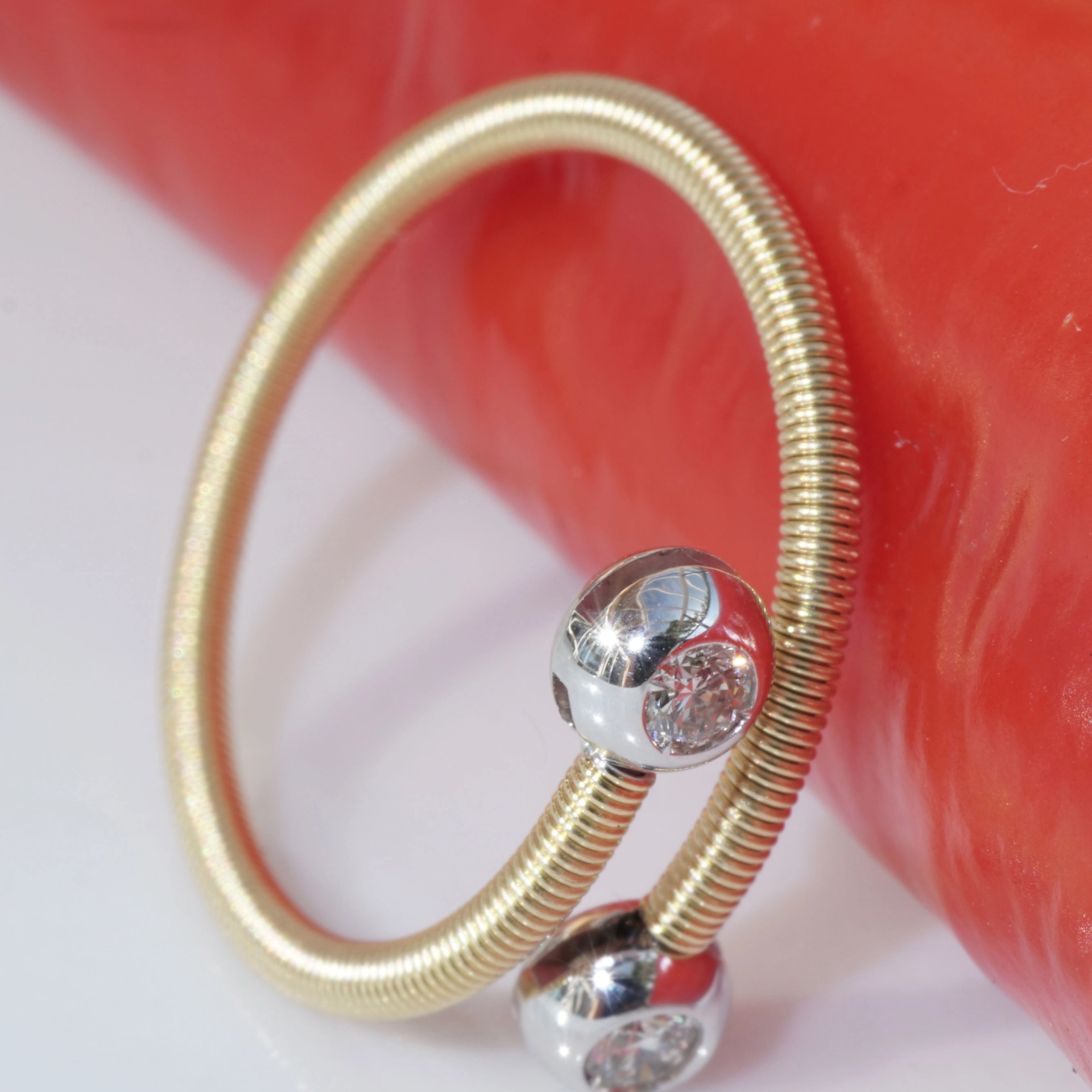 Brilliant Ring Ivy 18 kt Yellow Gold Wire Wrapping Präzion from Jewelery Silhouette Germany