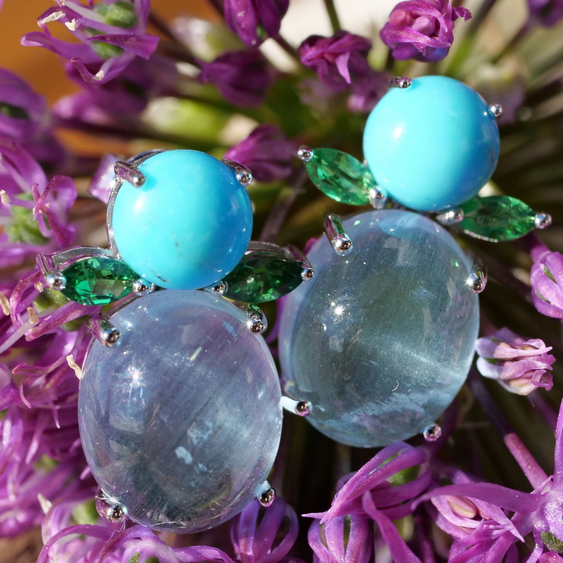 Aquamarin Turqouise Dematoid Earrings 18 kt Whitegold .....little Angels