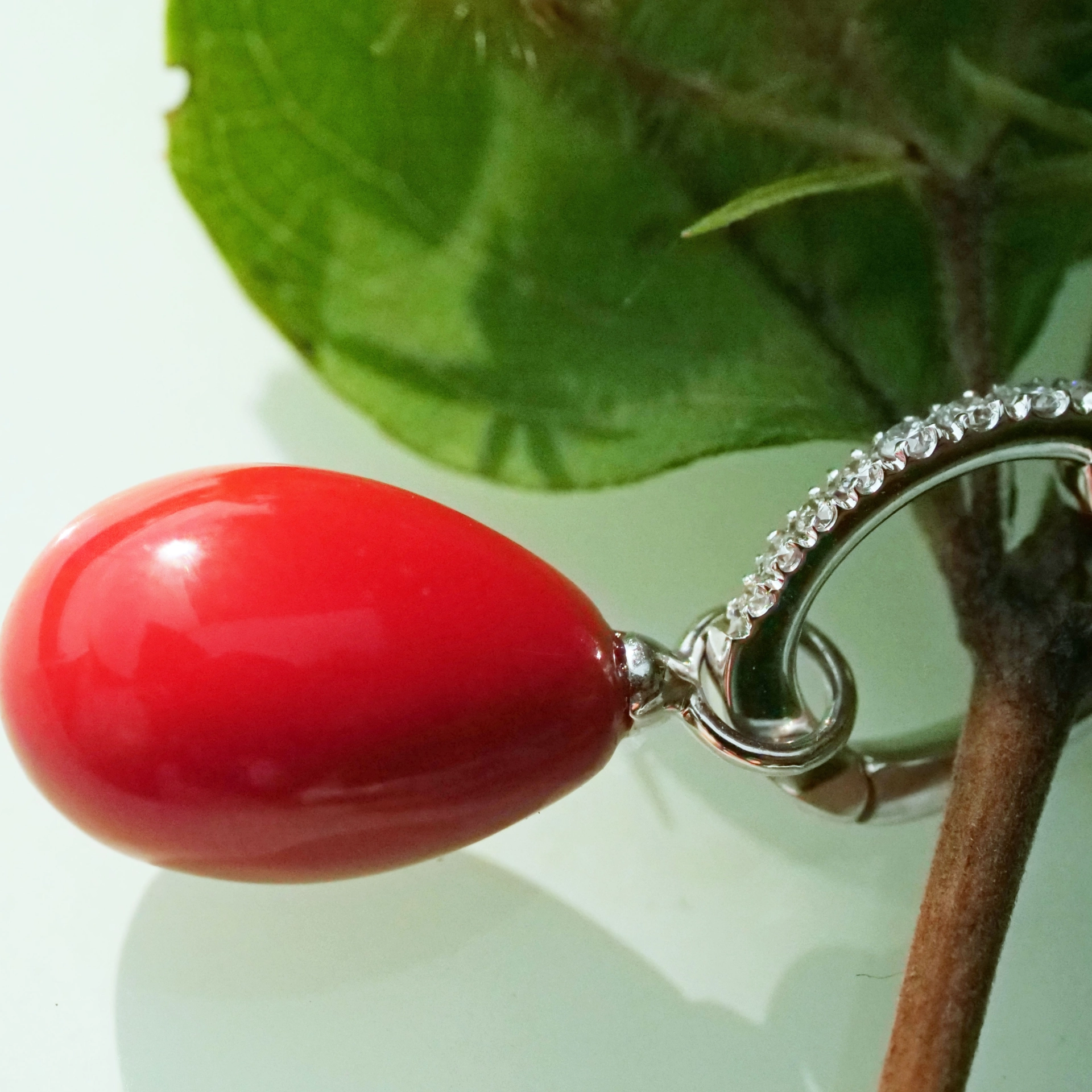 Red Sardegna Drop Brilliant Earrings 18 kt White Gold...sooo elegant