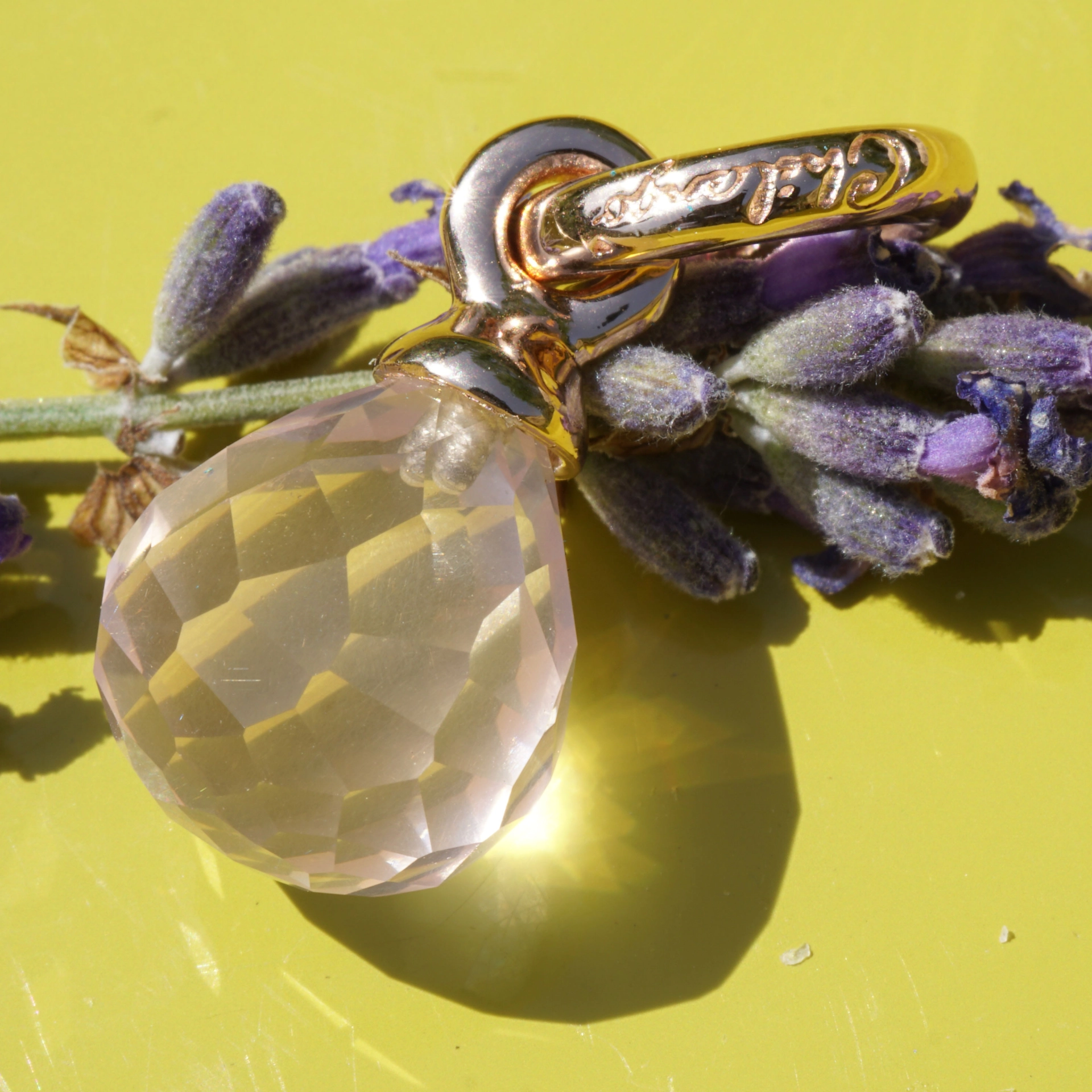 Rose Quartz Pendant Pample Star from the lifestyle Jewelery Manufacturer Chilango
