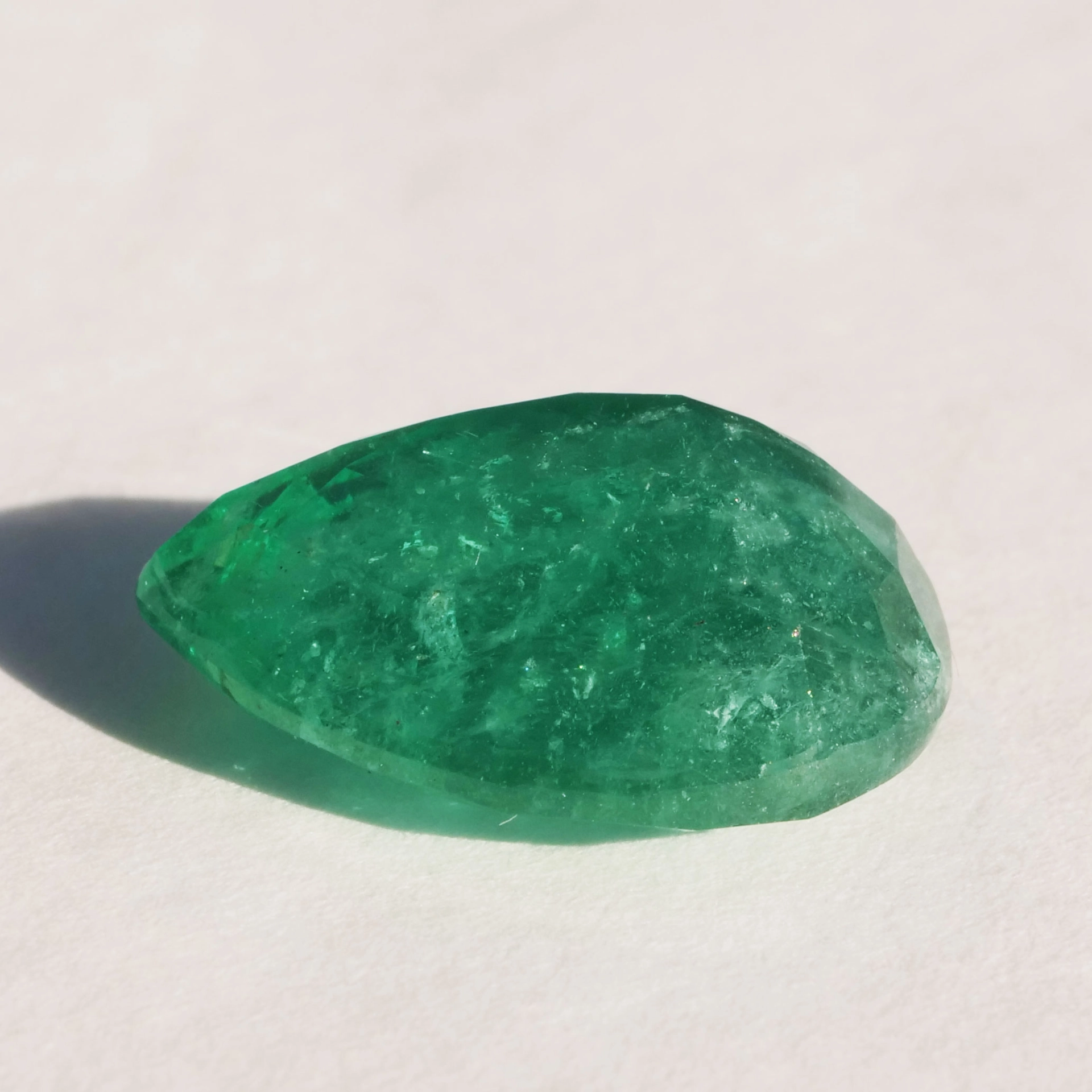 Pear Shaped Emerald 10 ct 17 x 12,5 mm Great Color