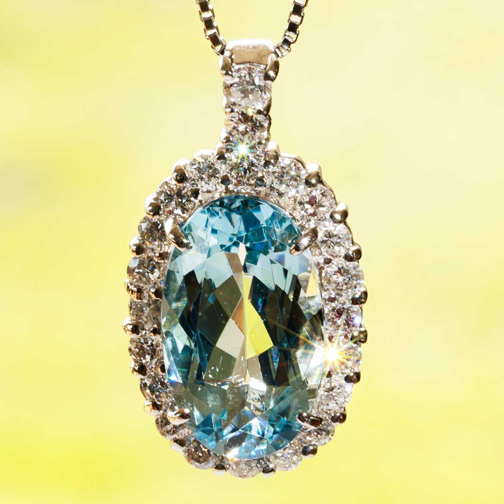 Santa Maria Aquamarin Brilliant Pendant 3.80 ct  0.78 ct 950 platinum Rare Color