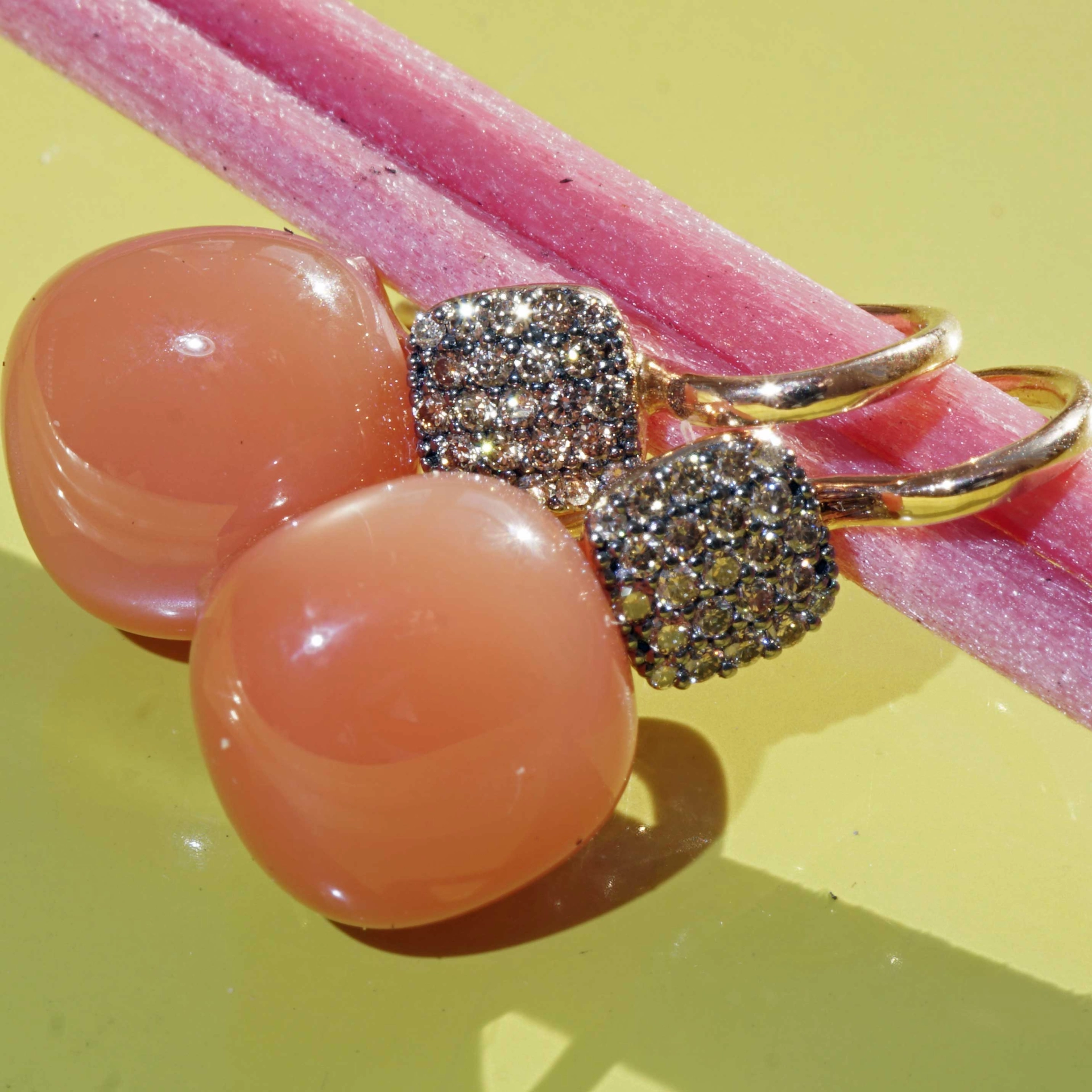 Moonstone Brilliant Earrings 18 kt Rose Gold...modern Design stunning 