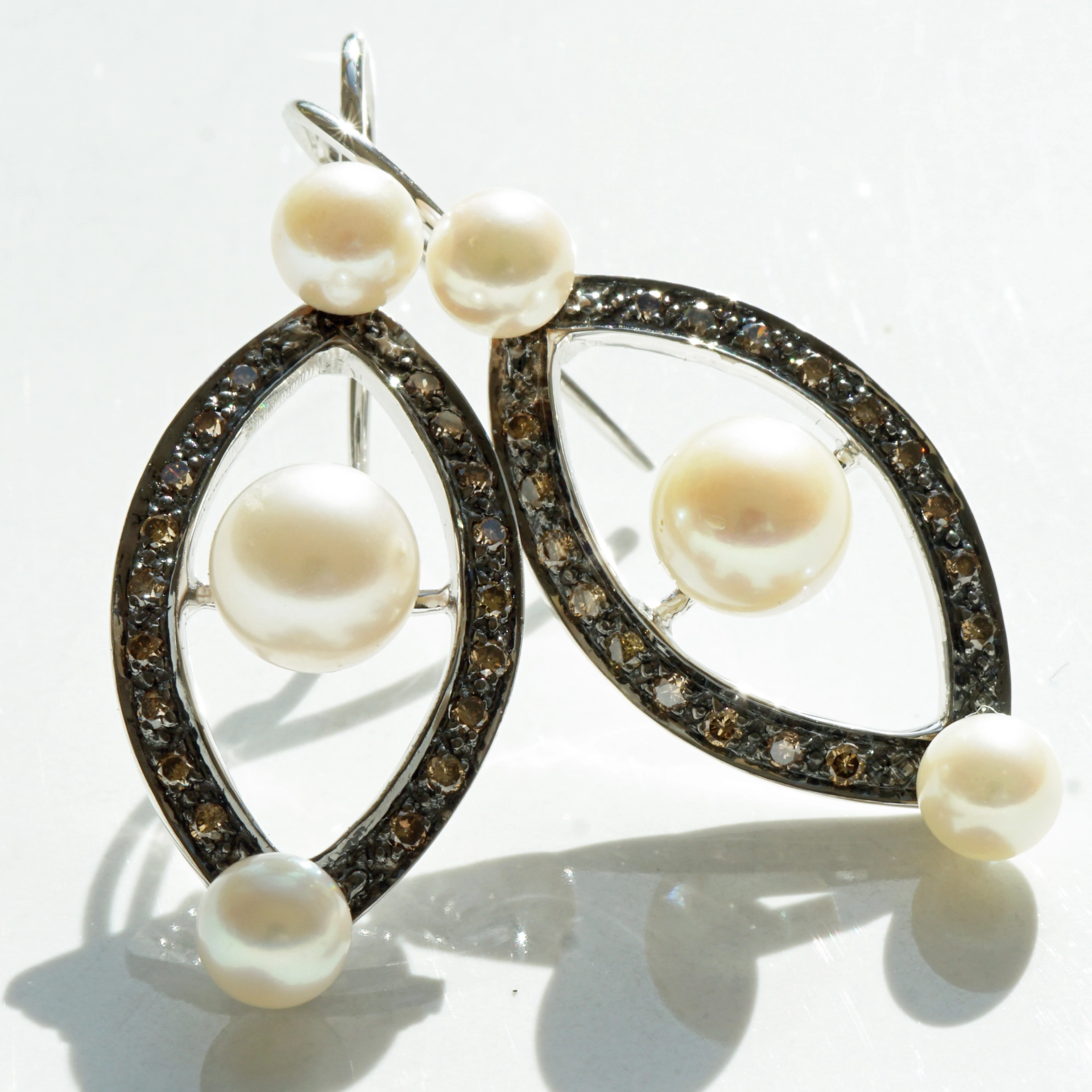 Brillant Perl Ohrhänger 750er Weissgold Ellipse Rivoire 0.44 ct schwarz-weiss 40 x 14 mm