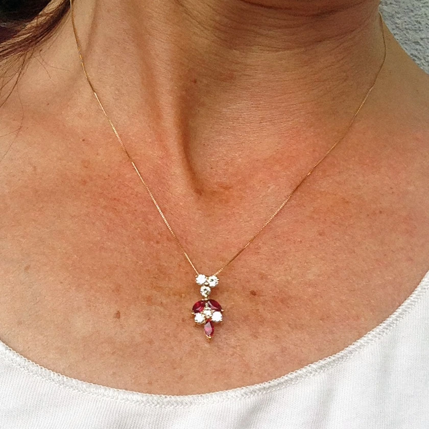 Rubin-Brillant-Collier-750er-Gelbgold