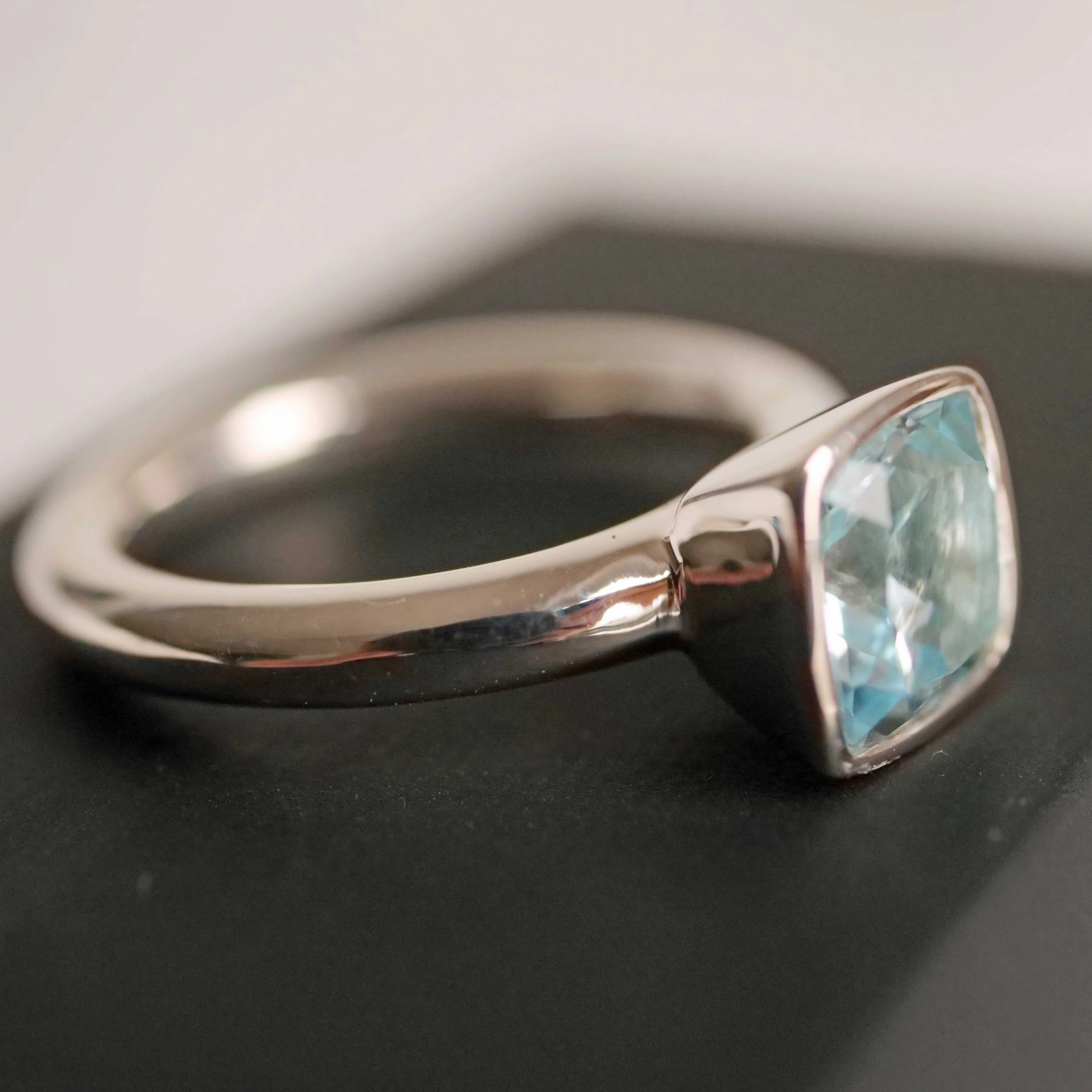 Chilango Ring Sparkling Stars 2 in solid 925 Silver with great Blue Topaz