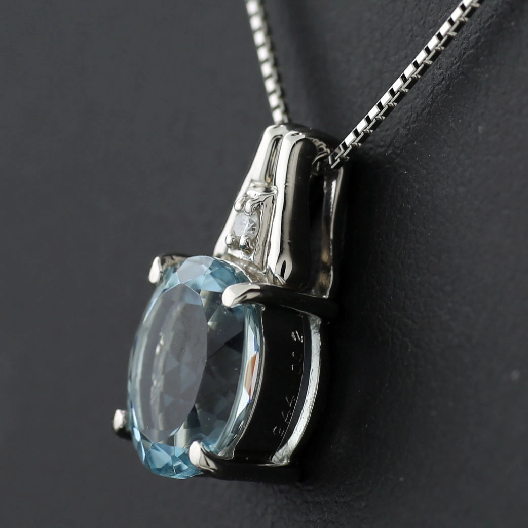 Aquamarin-Anhänger mit Kette, 900/850er-Platin, 2.44 ct
