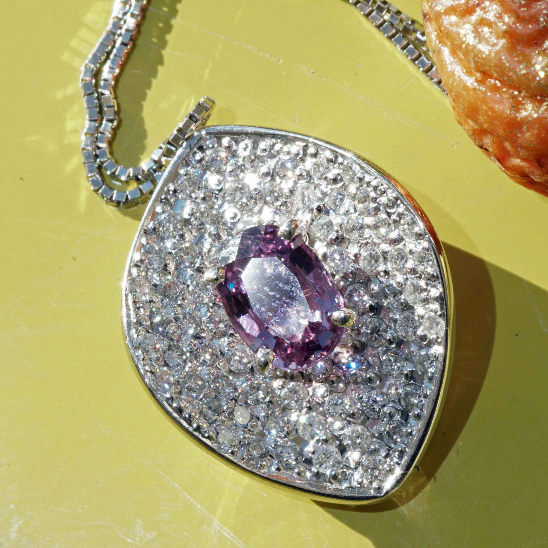 Saphire Brilliant Pendant 900 Platinum purpur violet ...incredible luminous Color