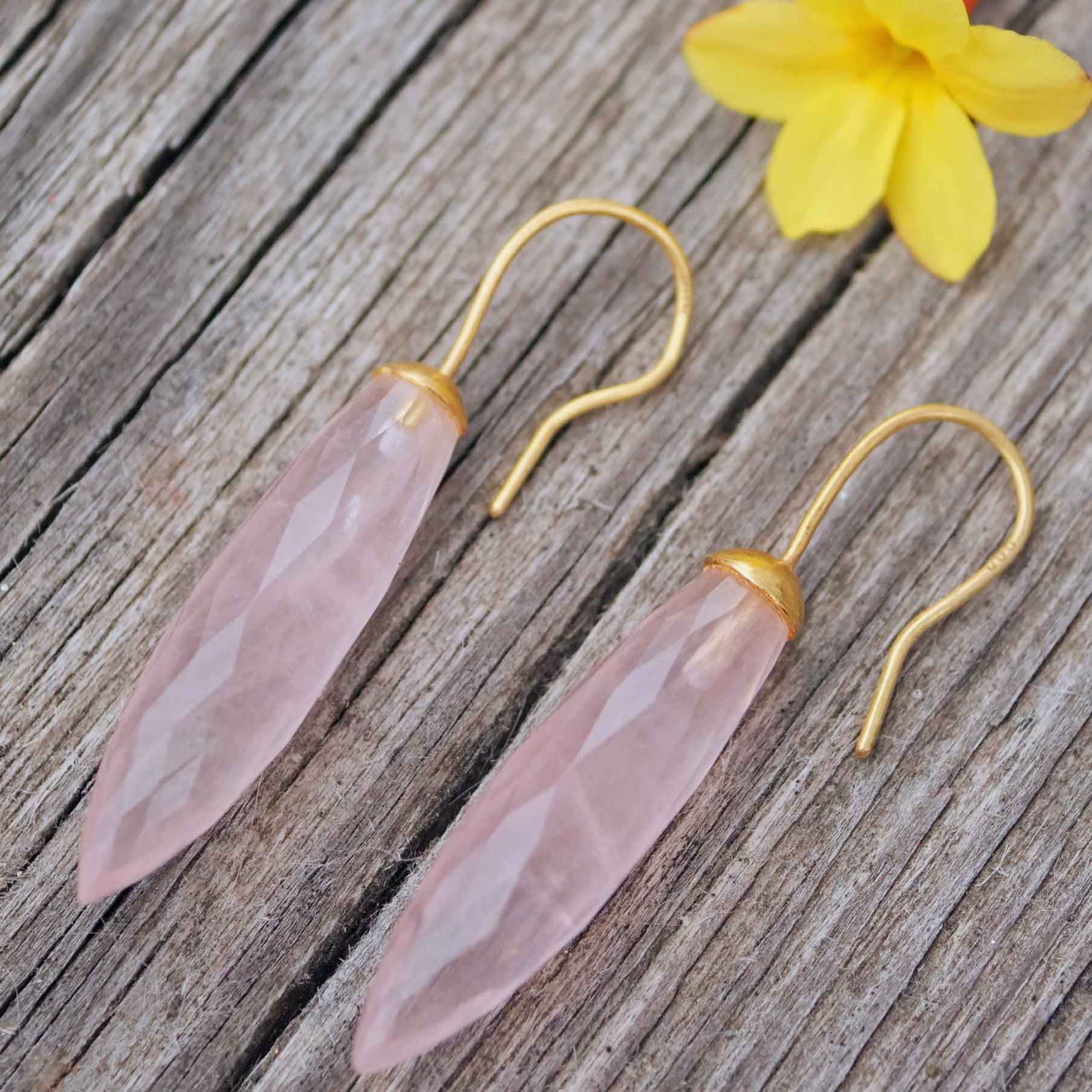 Elegante Rosenquarz Pampel Ohrhänger 900er Silber vergoldet 43 x 8 mm