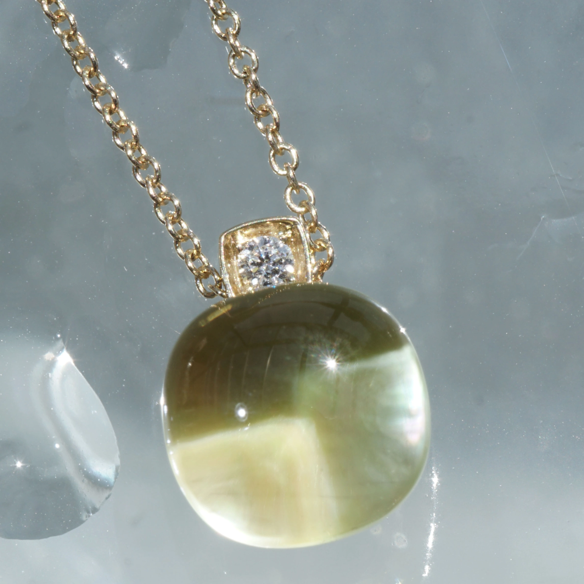 Lemonquartz Brilliant Pendant with Chain 18 kt Yellow Gold...perfekt floating Effect