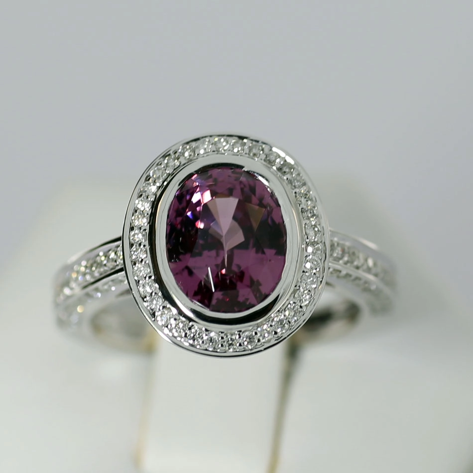 Malaya Granat Brillant Ring 4.64 ct 750er Weißgold Wow Farbe