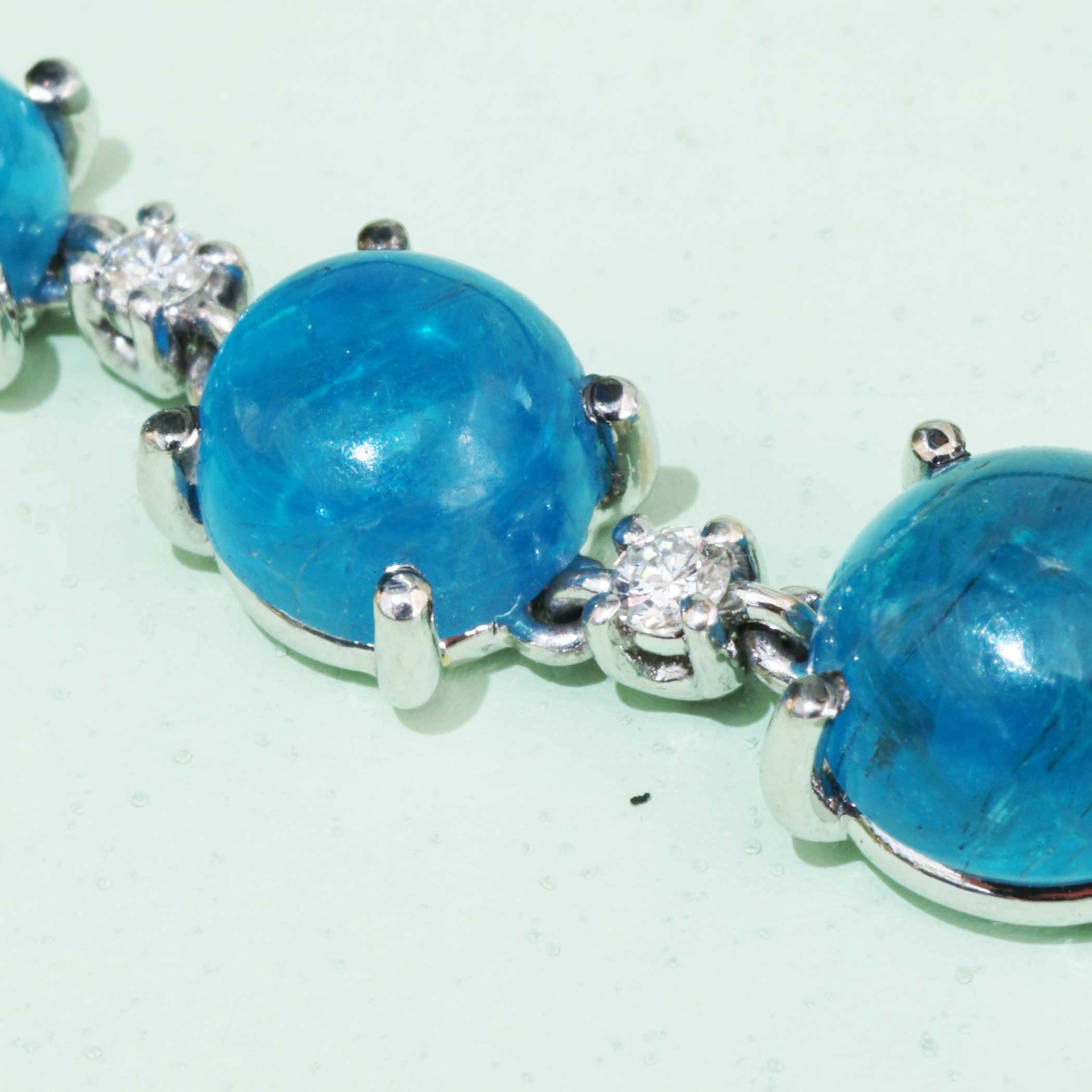 Pendant NEON Colors Apatite and Brilliants 18 kt White Gold....great Setting made in Italy