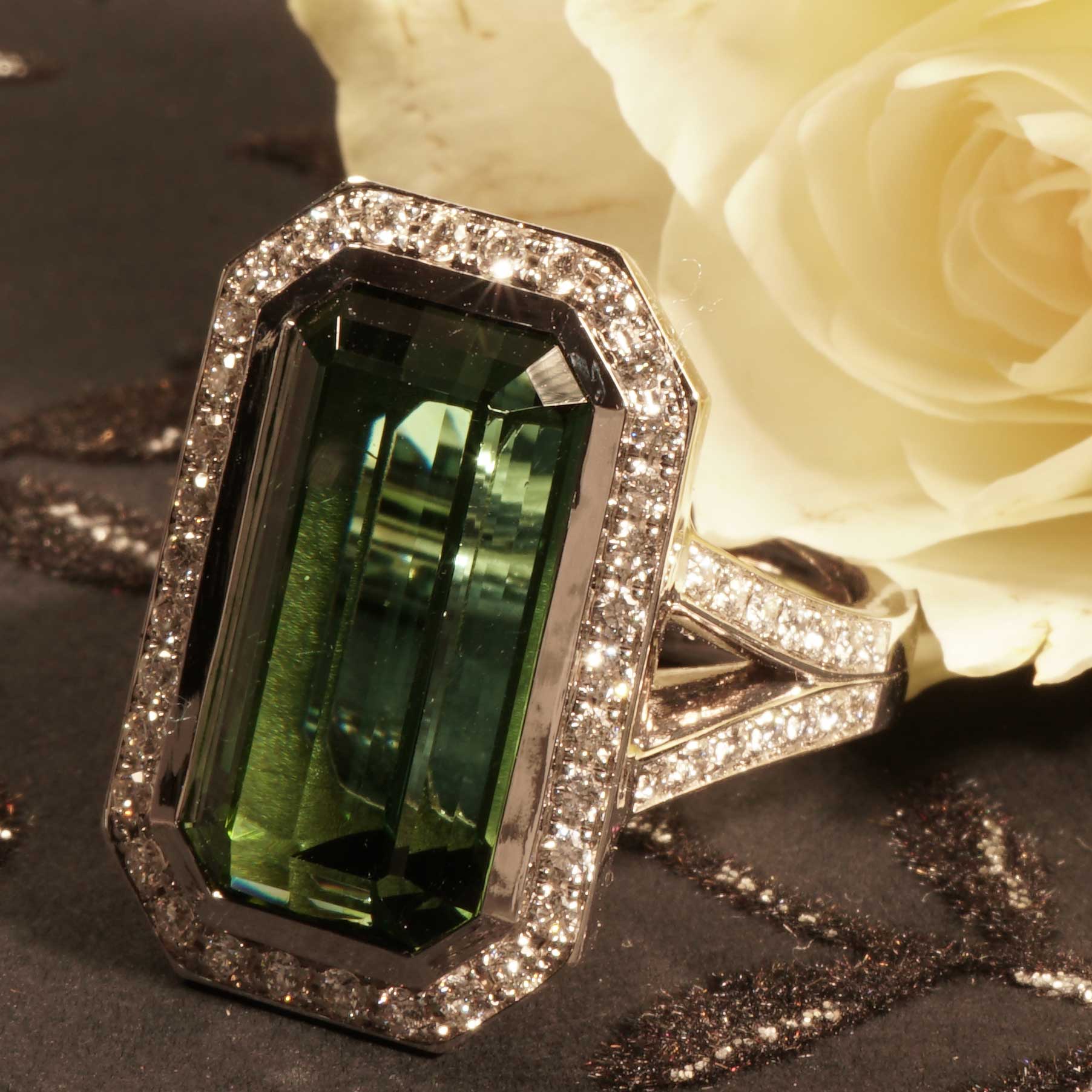 Tourmaline from Afghanistan green 19.79 ct fine Color Eyeclean Investment Gemstone