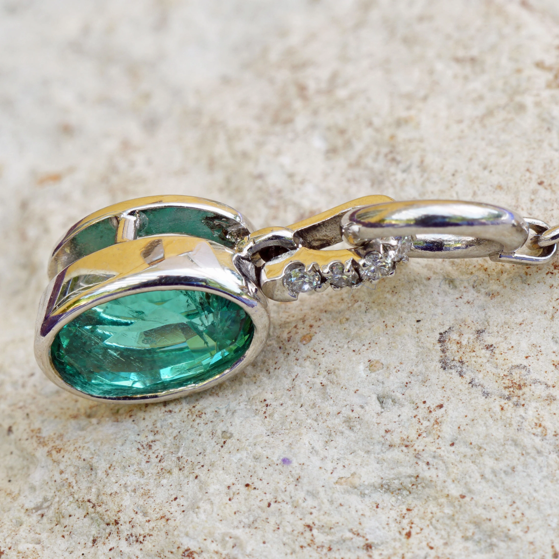 Emerald Pendant Platinium  0.904 ct ..real Colombians are fun