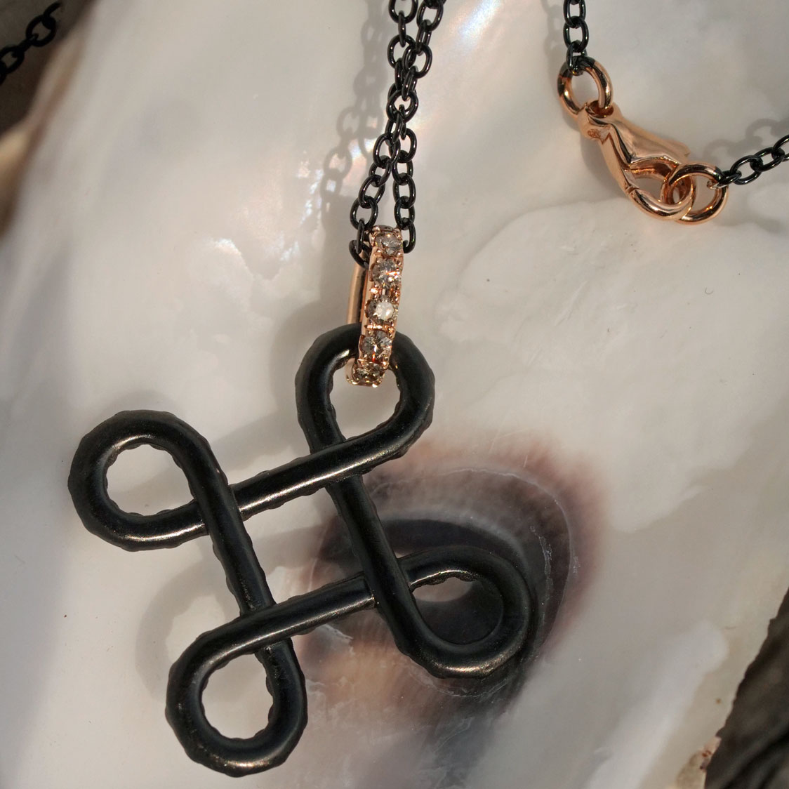Brilliant Necklace 750 Rose Gold 0.29 ct TW VS... Mysticism Knot.. black rhodium-plated stainless steel