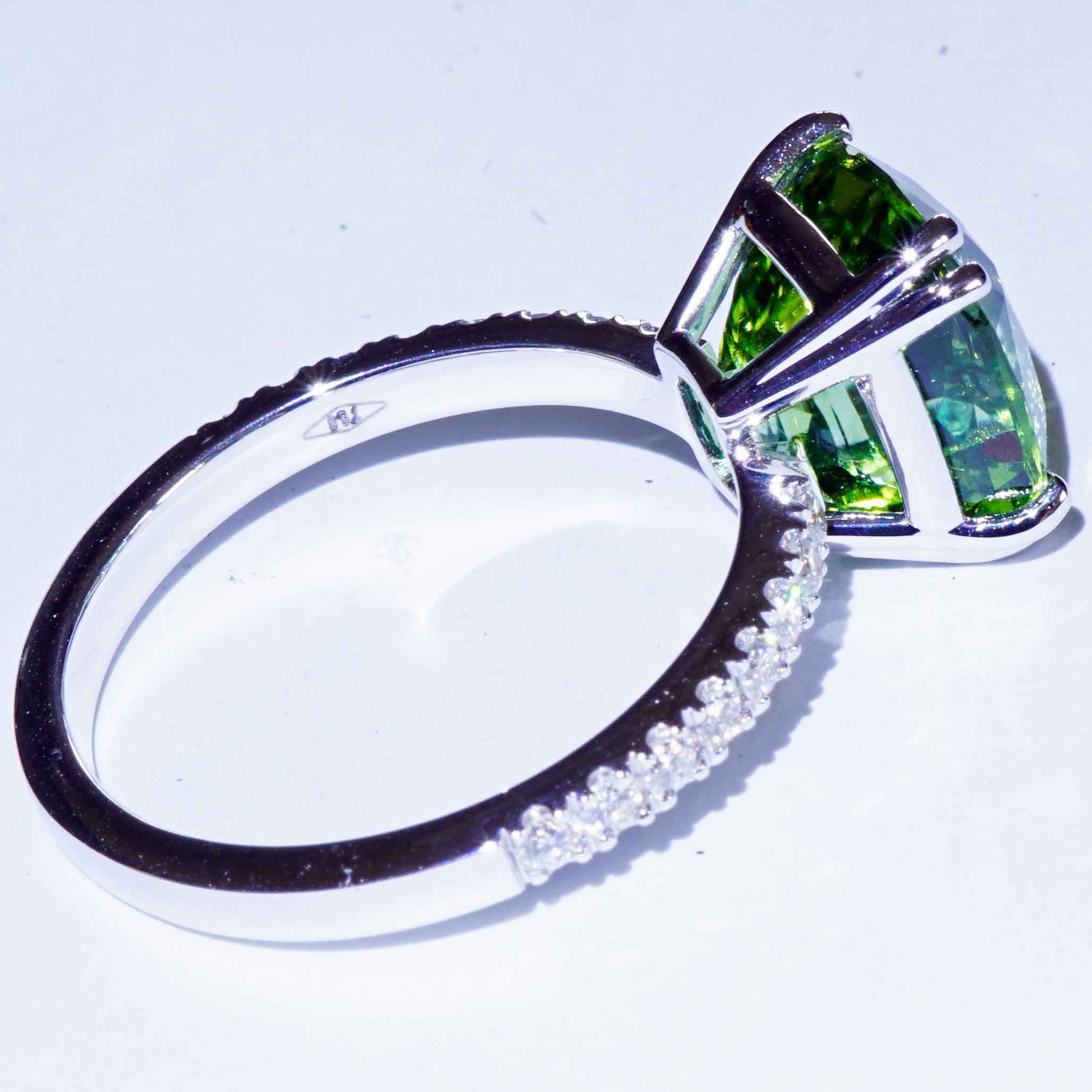Lagun Green-Blue Tourmaline Brilliant Ring 750 white gold 4.86 ct 0.33 ctTop Quality from Afghanistan