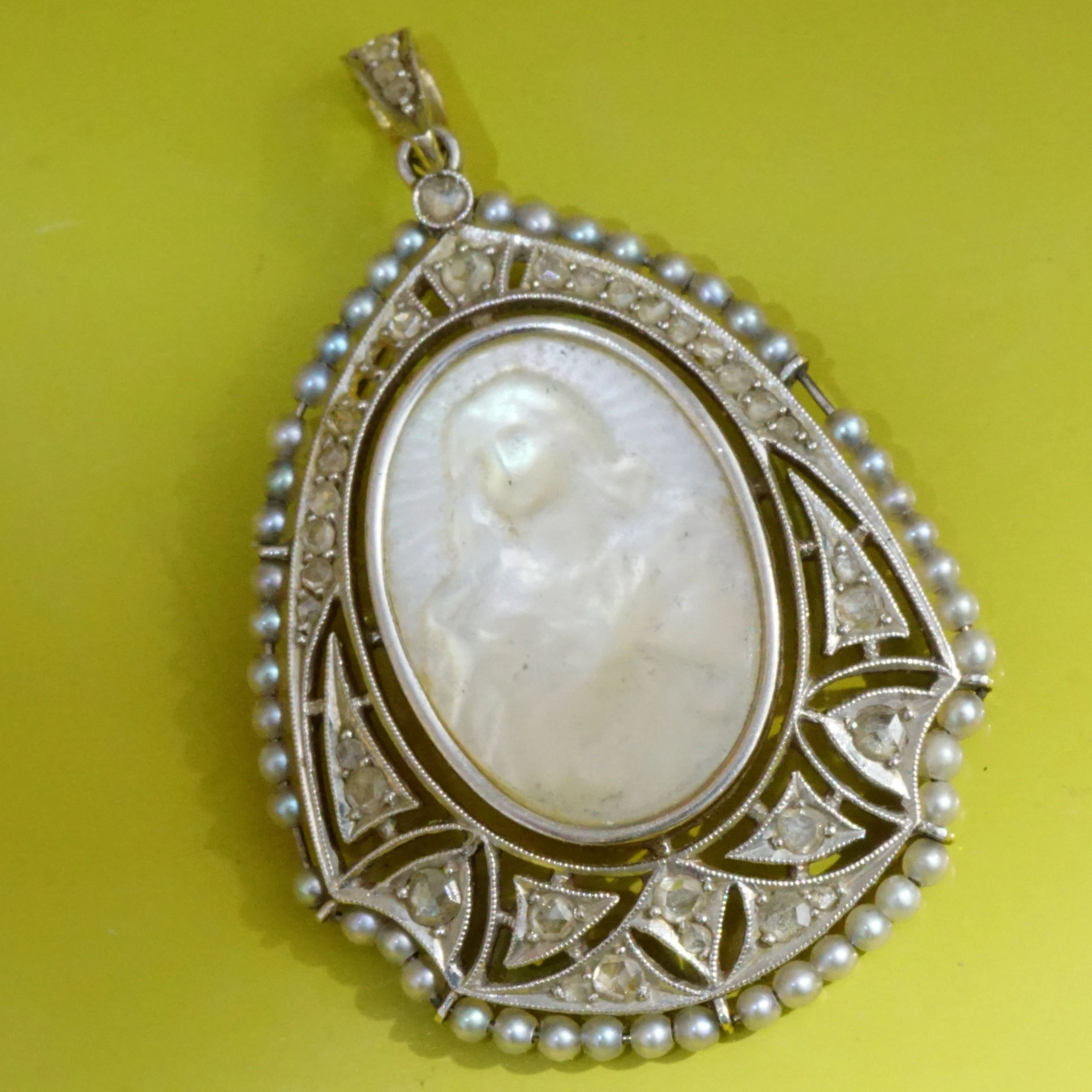 Original Art Nouveau Pendant in Platinum Yellow Gold around 1920