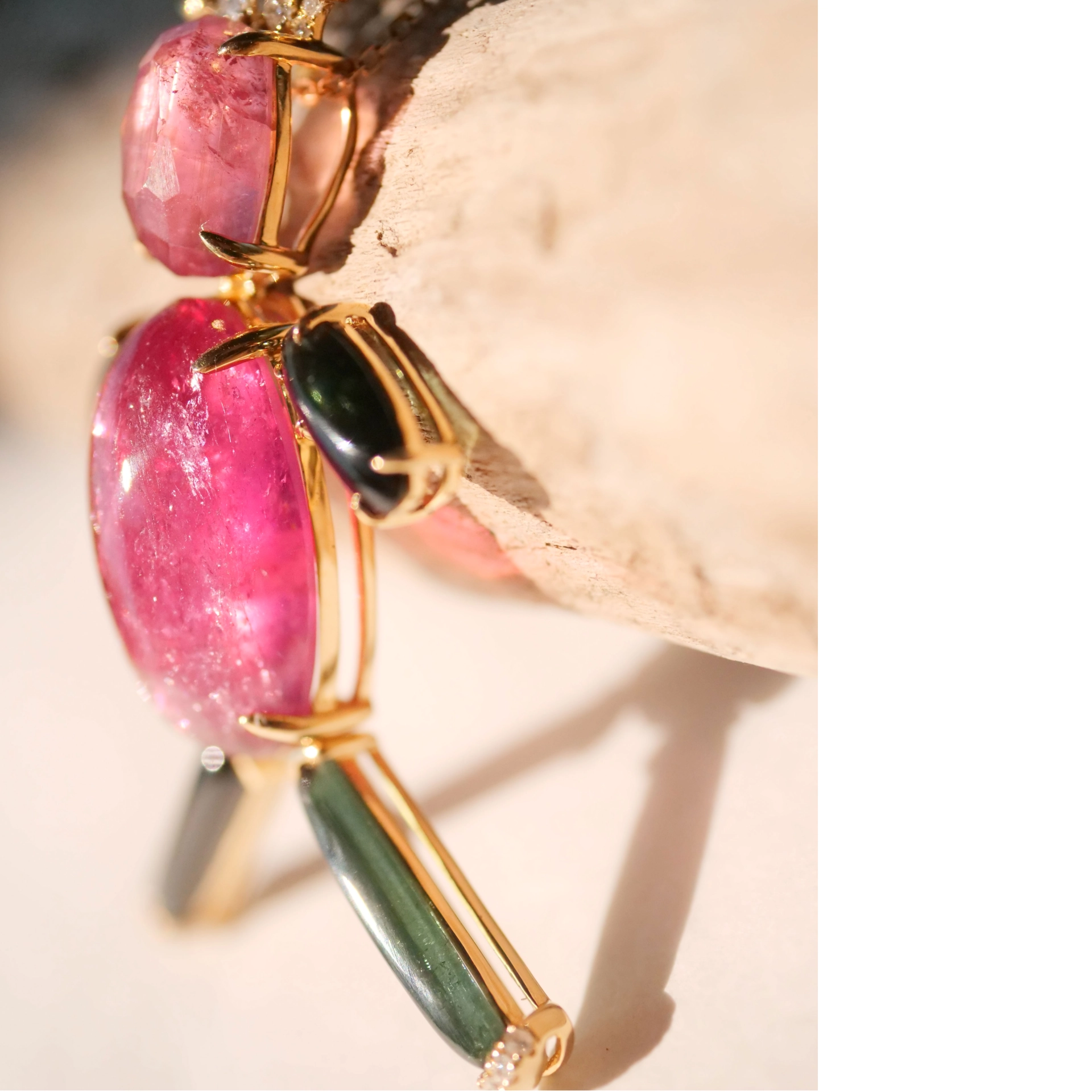Gemstone Prince Pendant 18 kt Yellow Gold 20 ct 0.18 ct....really funny
