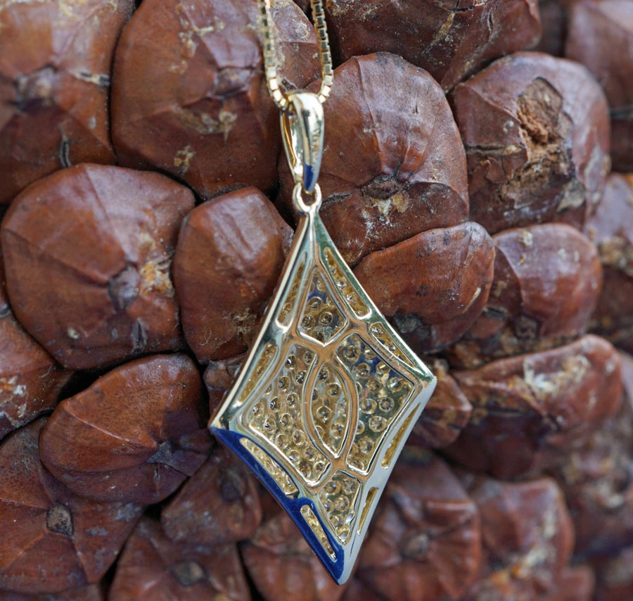 Brilliant Pandant 0.90 ct 18 kt Yellowgold Rhombus Style