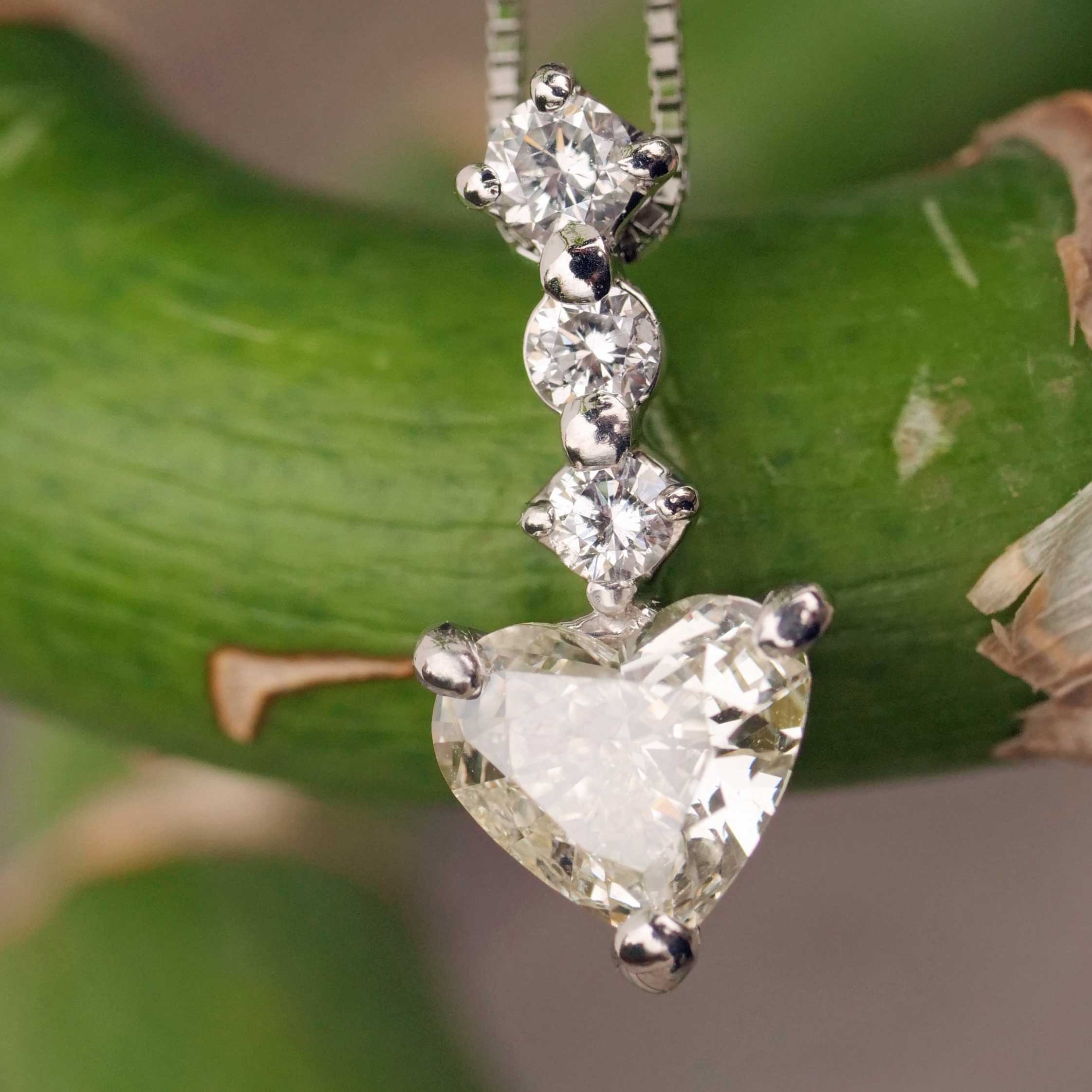 Heart Solitaire Pendant 0.877 ct 0.25 ct 900 850 Platinum.... concentrated Heart Power