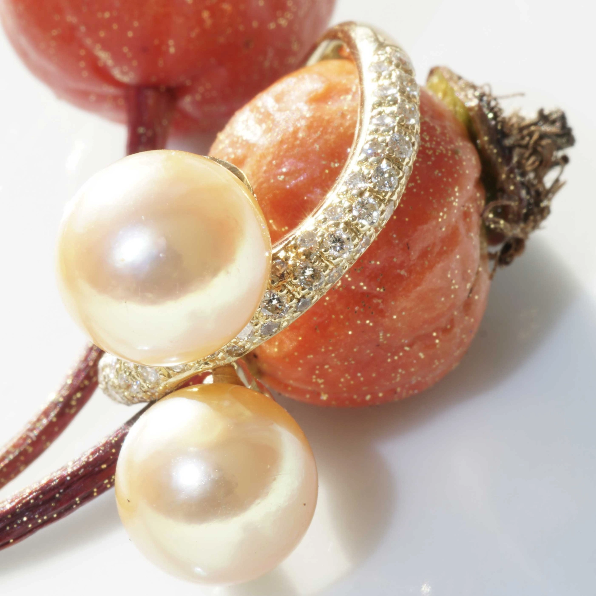 Southsea Pearl Brilliant Ring 18 kt Yellow Gold 0.51 ct W / VS-SI very elegant