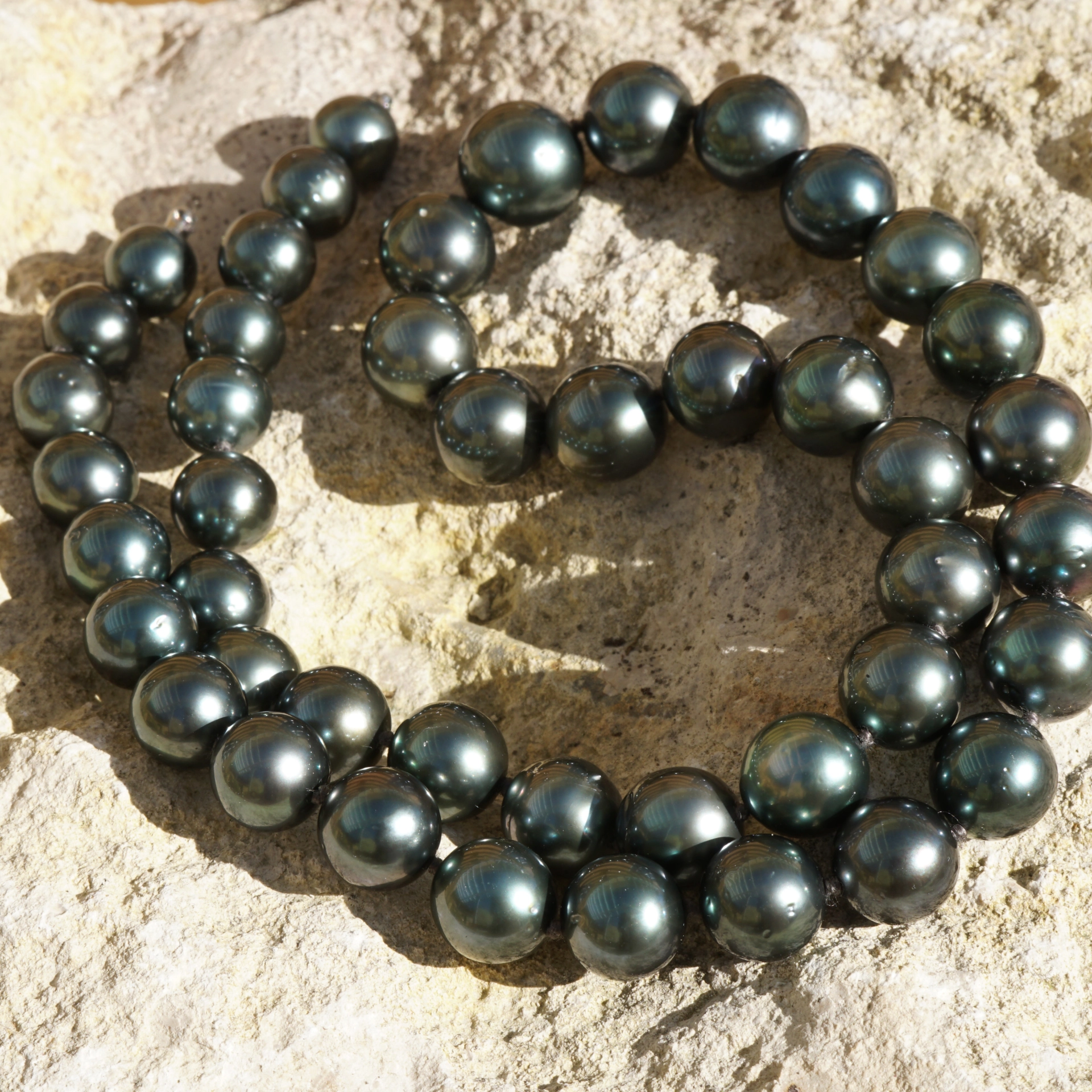 Tahiti Zuchtperl Collier 10,8-8 mm AAA+ schwarz toller Lüster toller Preis