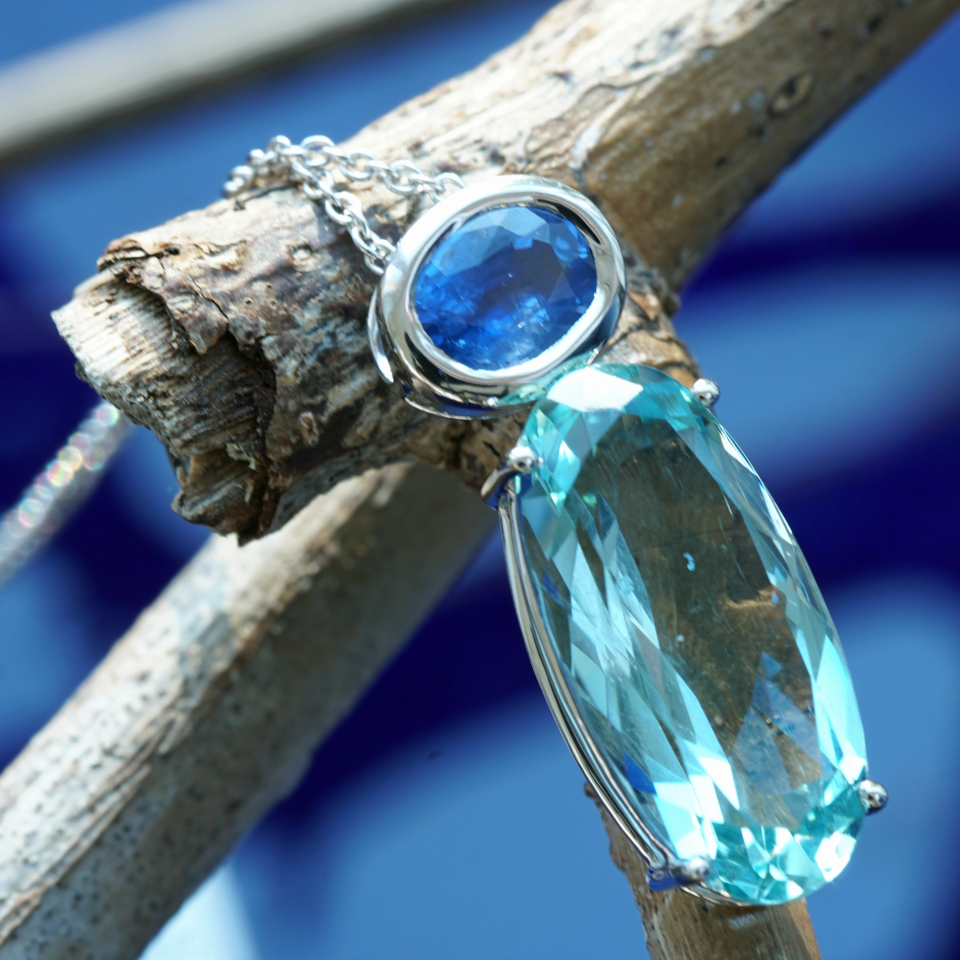 Aquamarin Saphir Anhänger m. Kette 750er Weissgold 4.59 ct 0.69 ct AAA