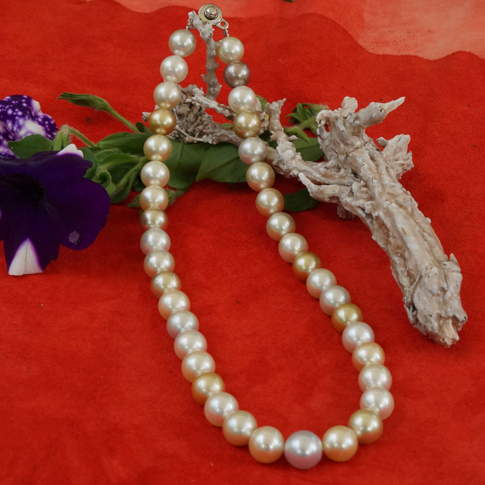 Südsee Zuchtperl Collier 585er Gelbgold 10-11,7 mm Naturfarben