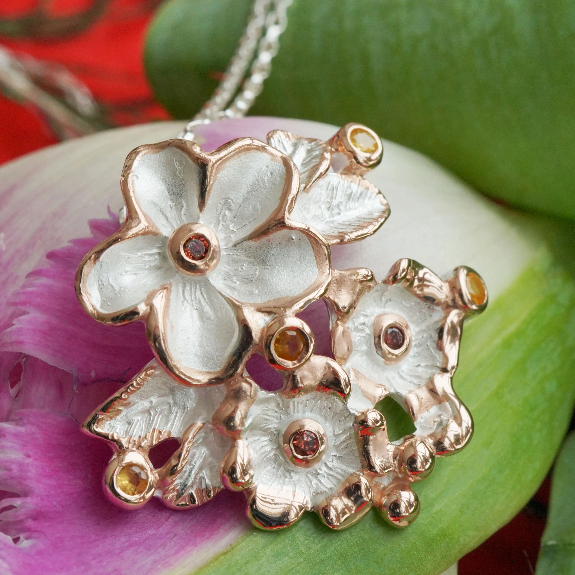 Anhänger mit Kette Silberschmiedearbeit Mama Mia Flowers 925er Silber