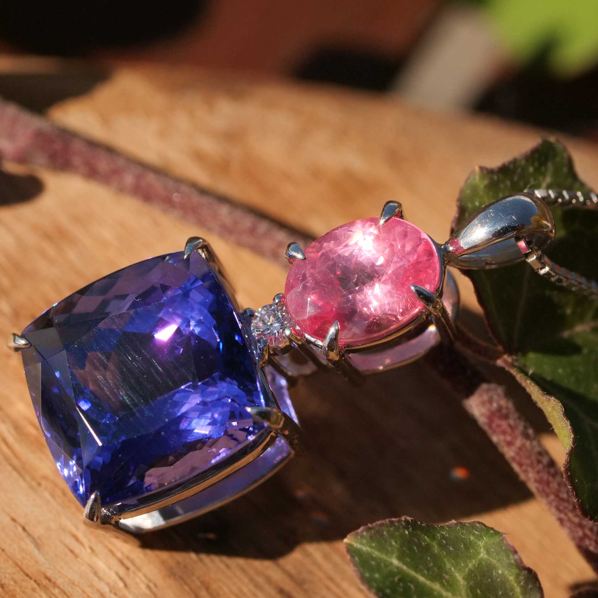 COLORWONDER Tanzanite Rhodochrosite Pendant w. Chain 10.6 and 1.84 ct AAA+ 900 Platinum