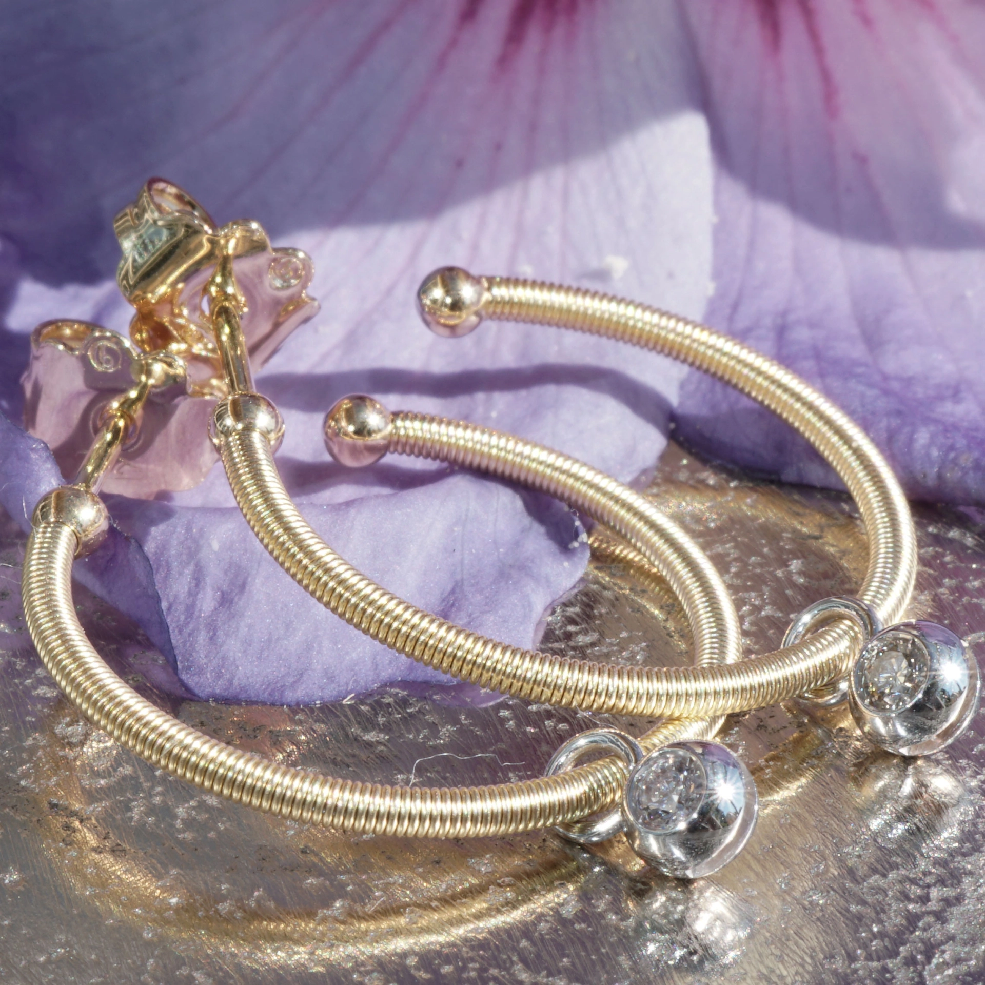 Brilliant Earrings Ivy 18 kt Yellow Gold Wire Wrapping Präzion from Jewelery Silhouette Germany