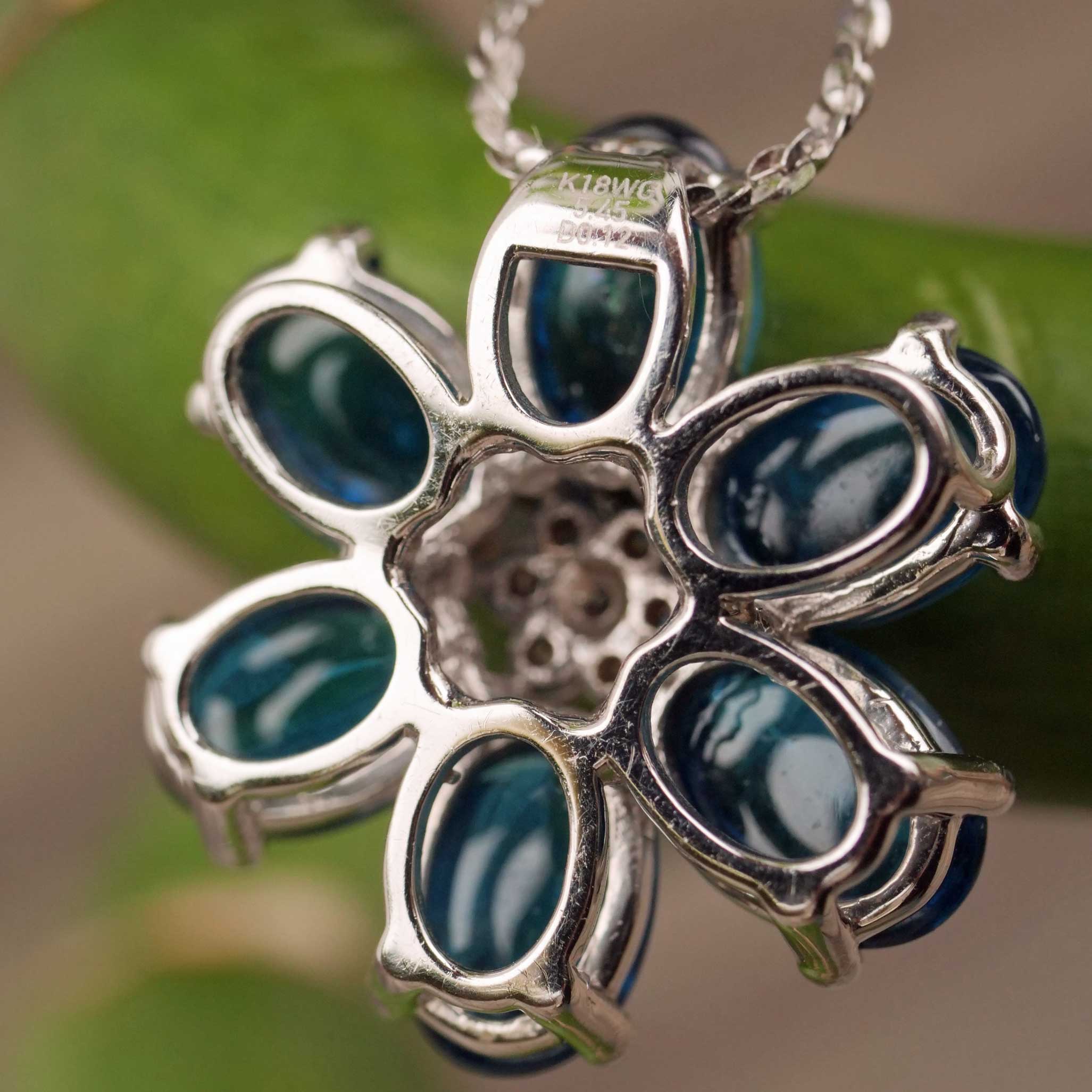 Pendant NEON Colors Apatite and Brilliants 18 kt White Gold 5.45 carats with Chain