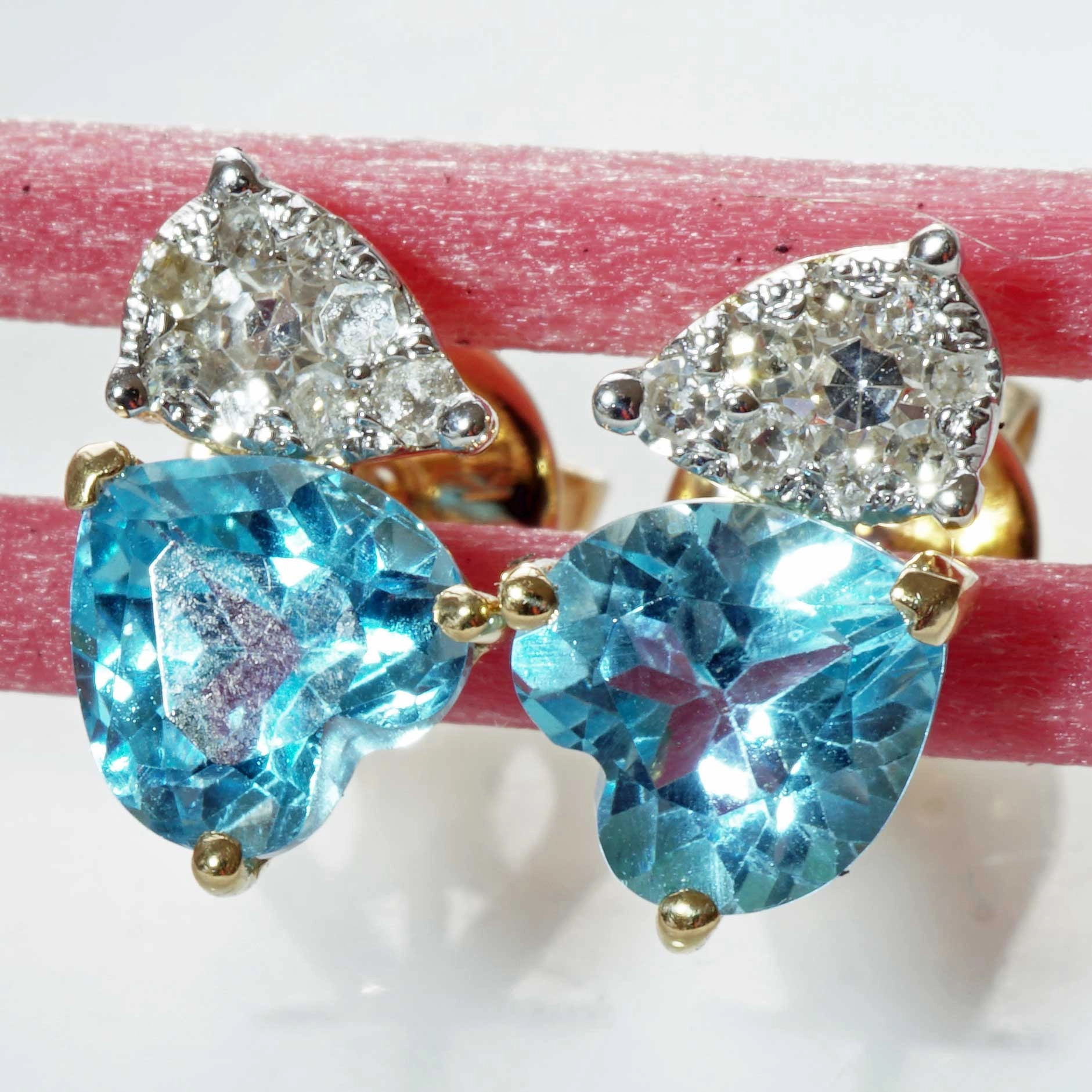 Heart shaped Blue Topaz Earrings 18 kt Yellow Gold with Diamonds
