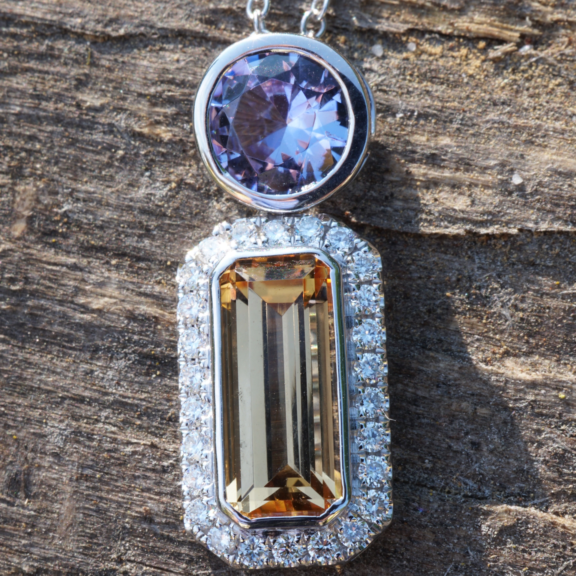 ..what kind of color...imperial gold and blue-viloet...natural colors