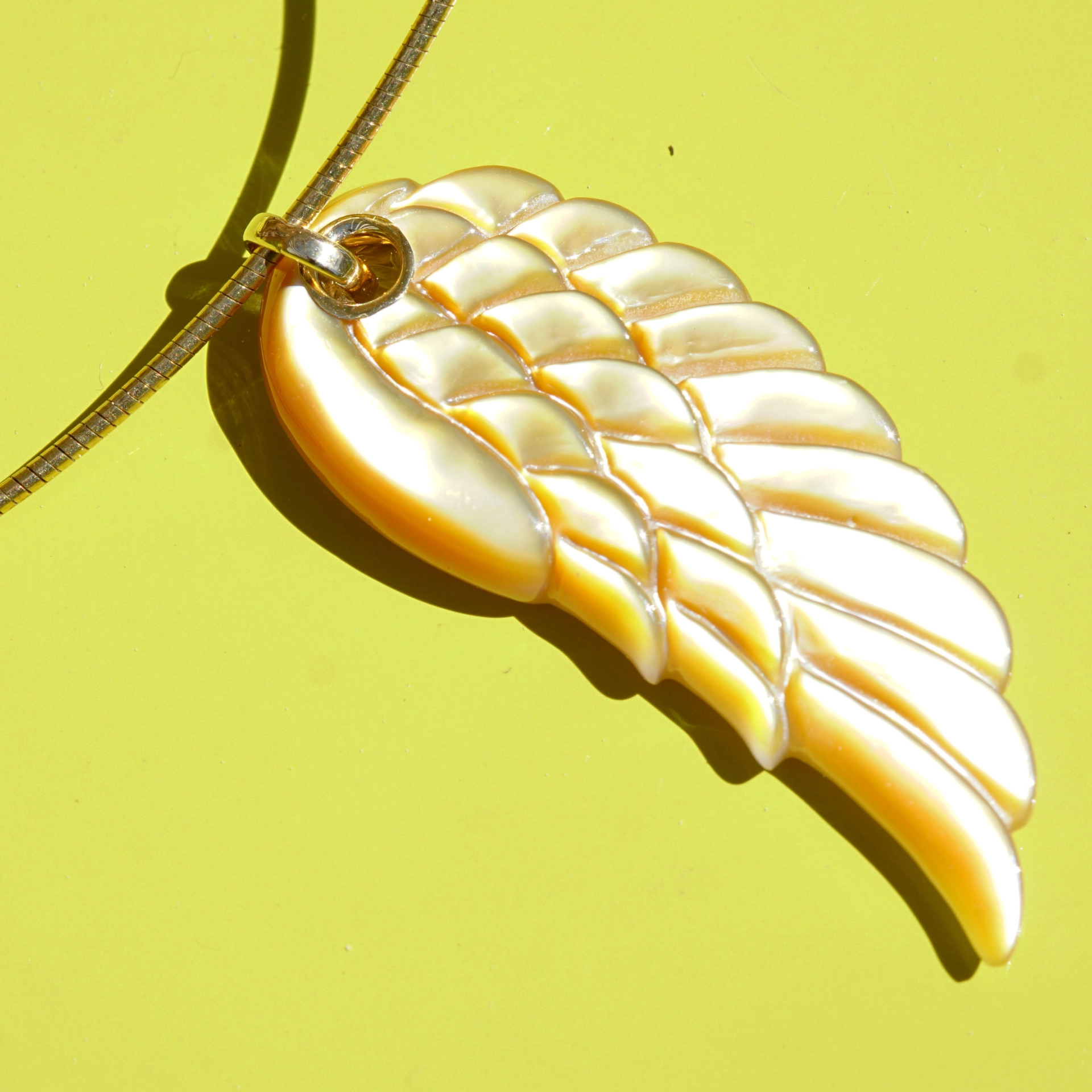 Pendant Wing Mother-of-Pearl 585 Yellow Gold Angel Wings