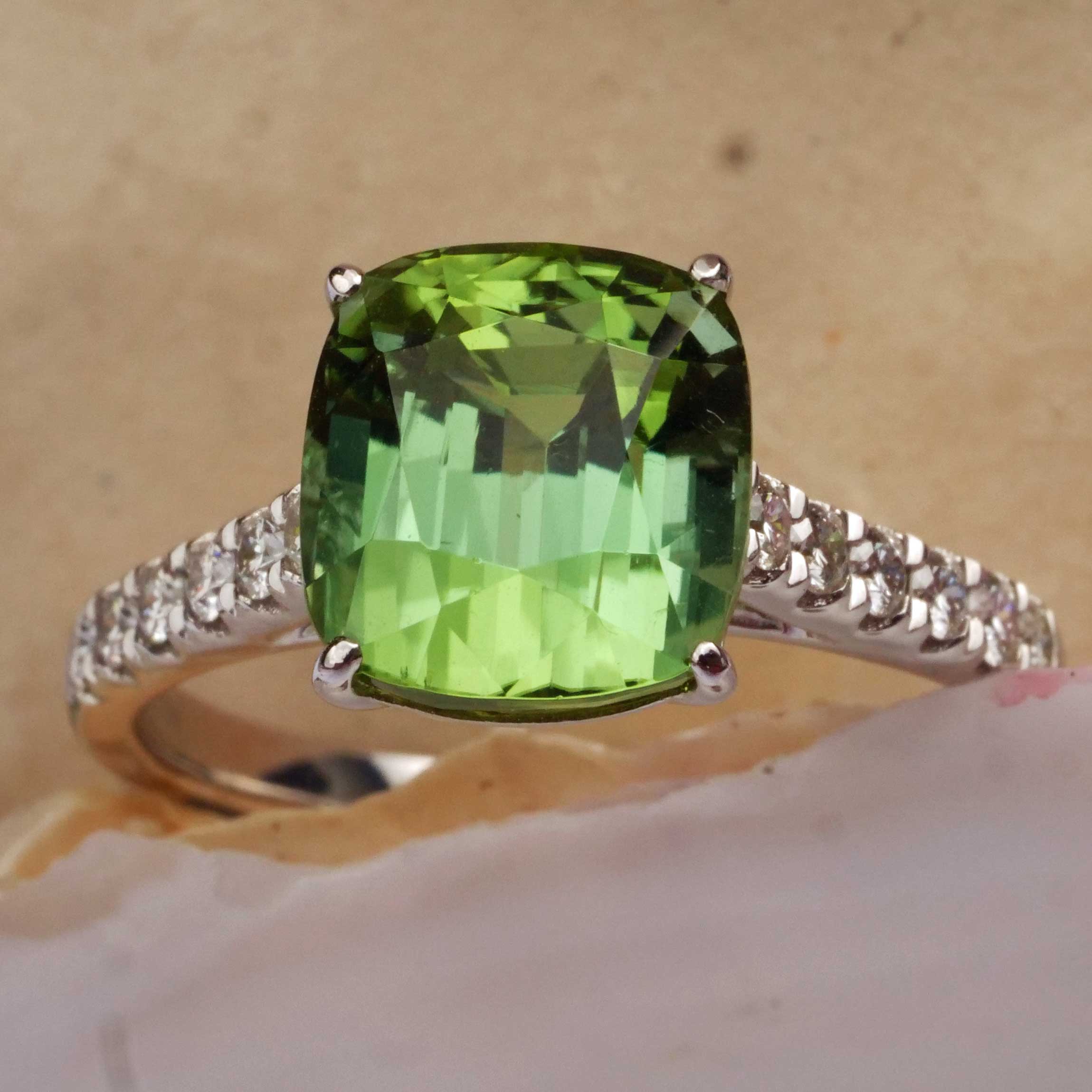 Lagun Green-Blue Tourmaline Brilliant Ring 750 White Gold 3.90 ct 0.27 ct Afghanistan Top Quality